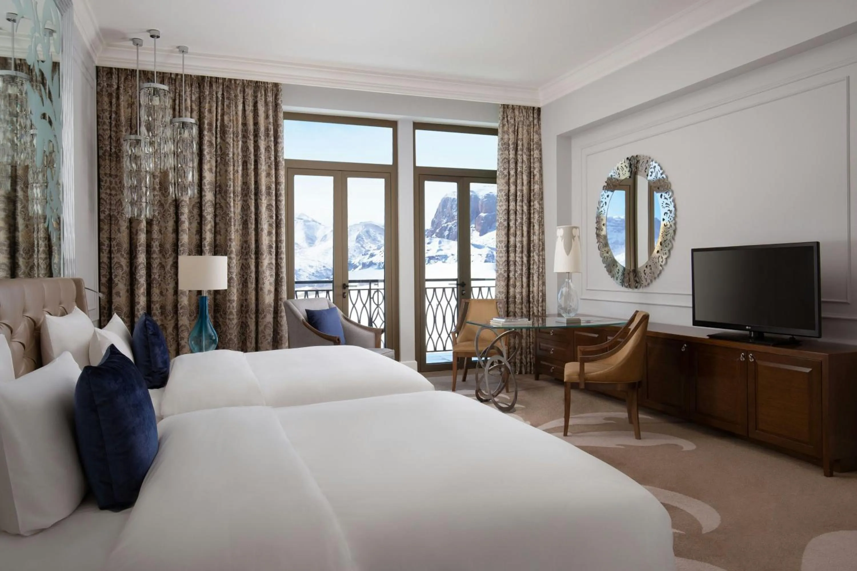 Photo of the whole room, Bed in Pik Palace, Shahdag, Autograph Collection