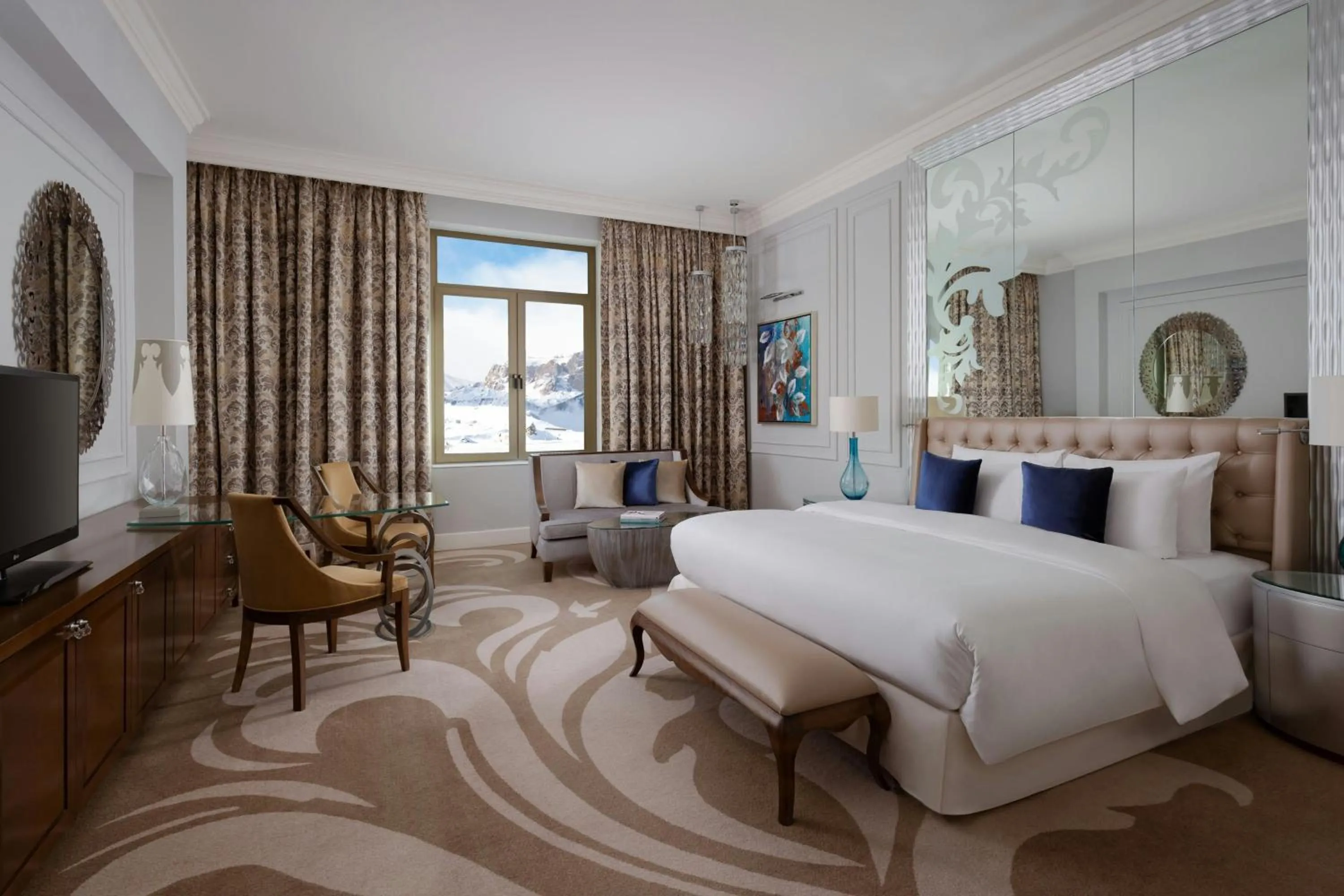 Photo of the whole room, Bed in Pik Palace, Shahdag, Autograph Collection