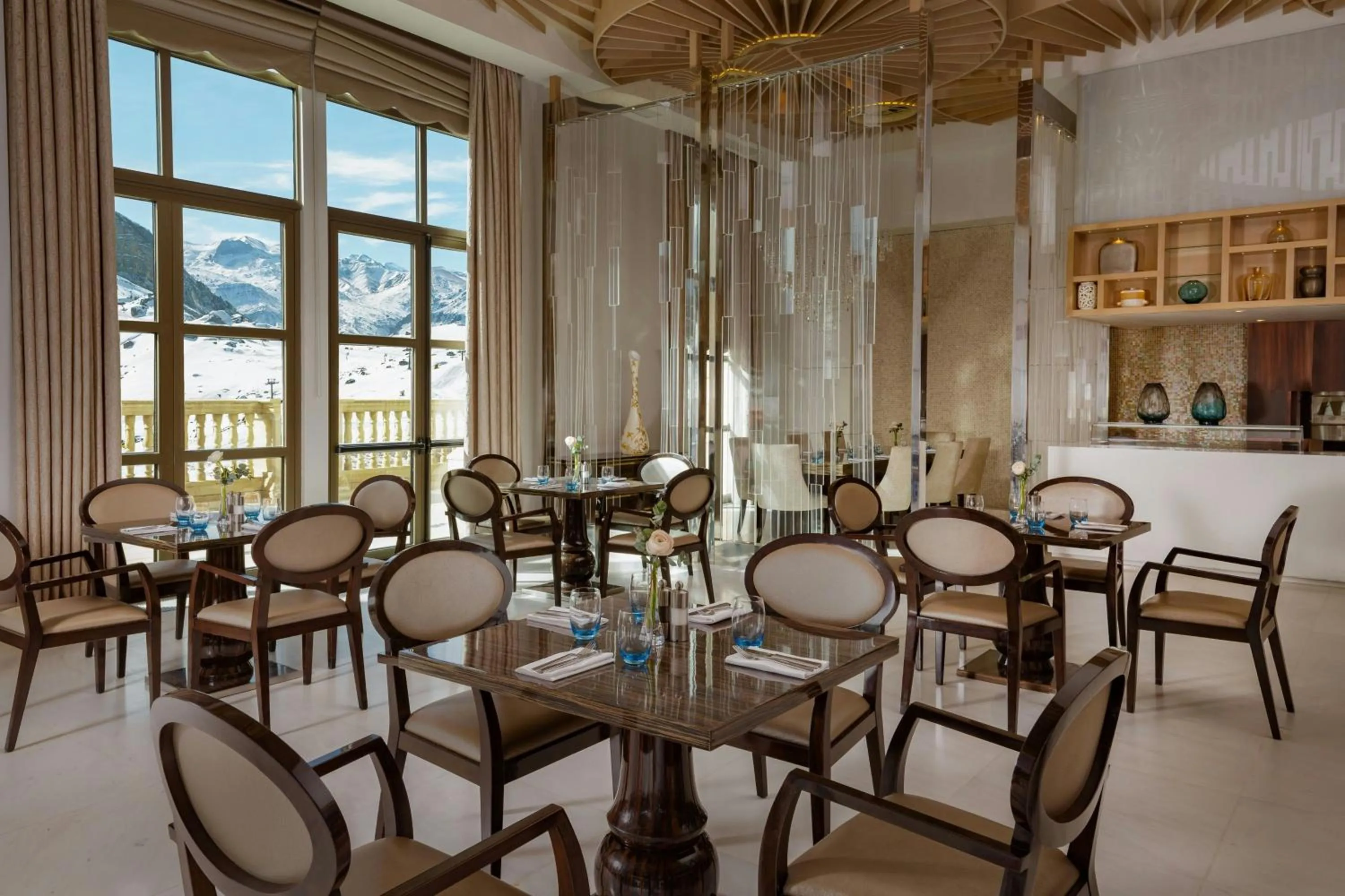 Restaurant/places to eat in Pik Palace, Shahdag, Autograph Collection