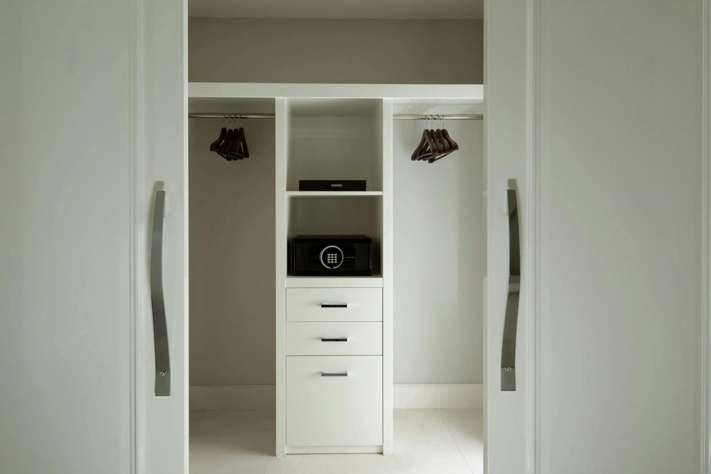 Photo of the whole room in Pik Palace, Shahdag, Autograph Collection