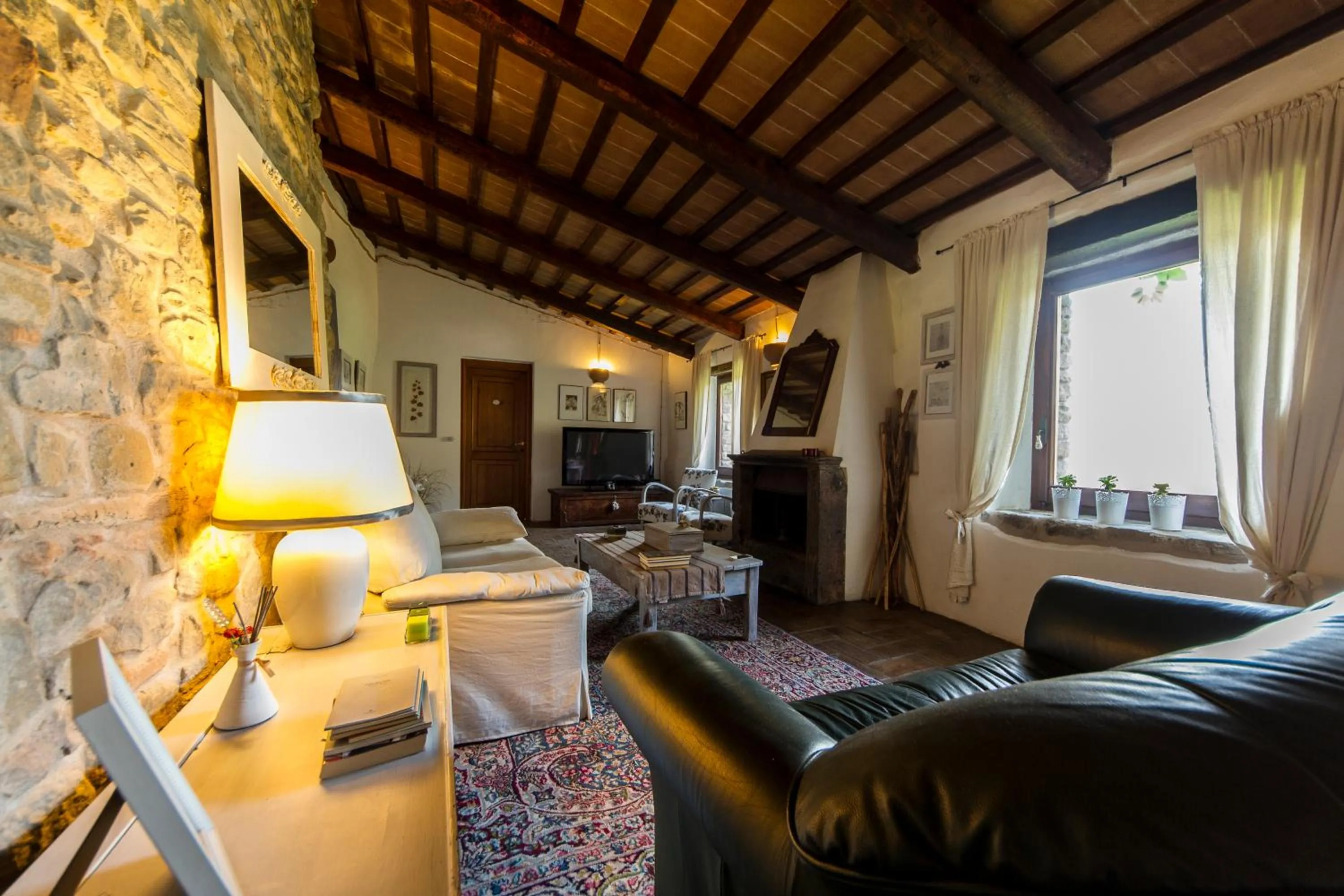 Communal lounge/ TV room in Le Bumbarelle