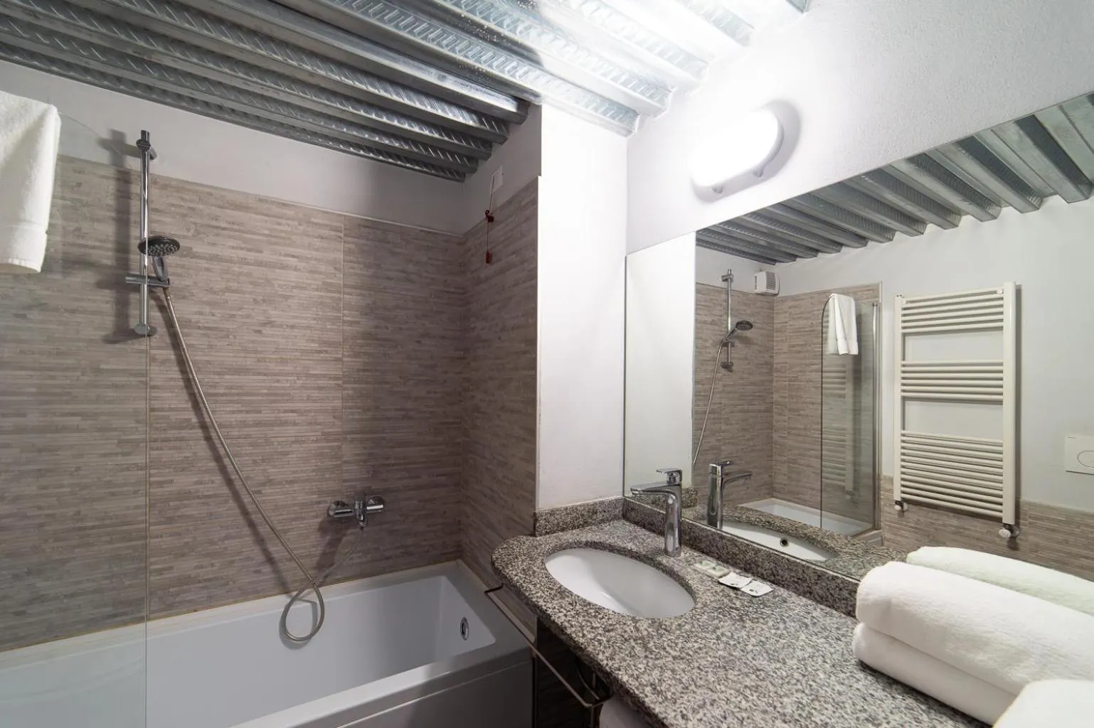 Bathroom in Hbhall Residenze Darsena