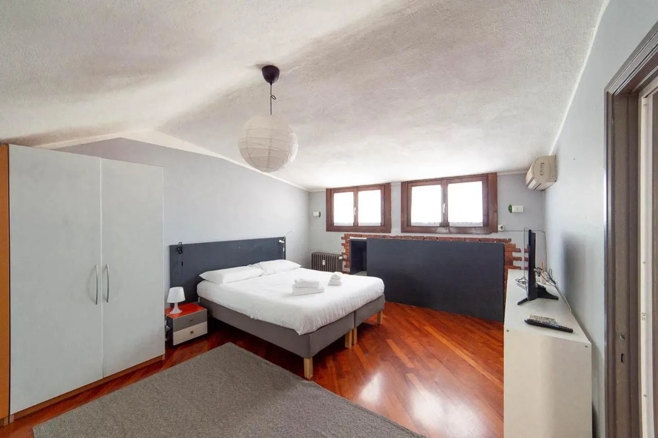 Photo of the whole room, Bed in Hbhall Residenze Darsena