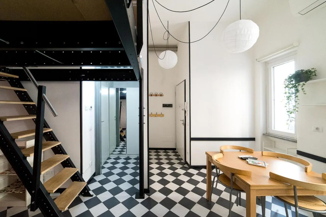 Dining area in Hbhall Residenze Darsena