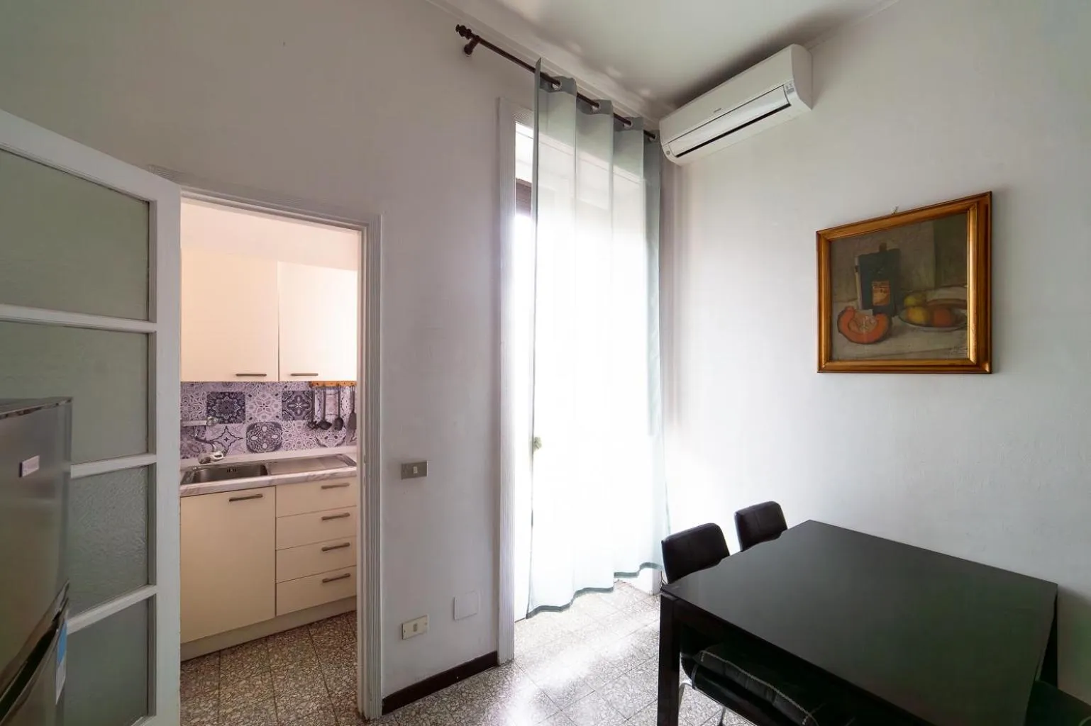 Dining area in Hbhall Residenze Darsena