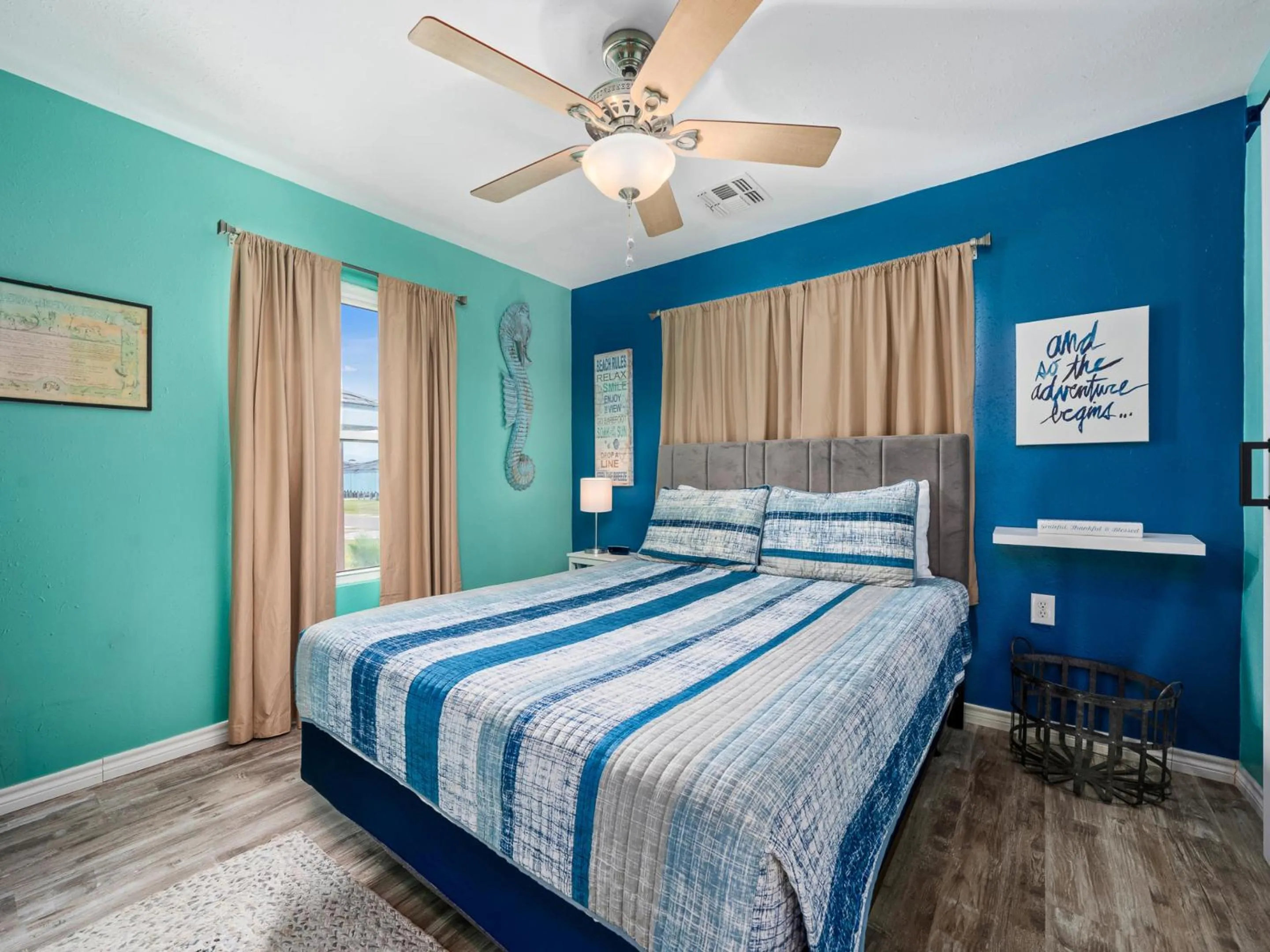 Property building, Bed in Sand Piper