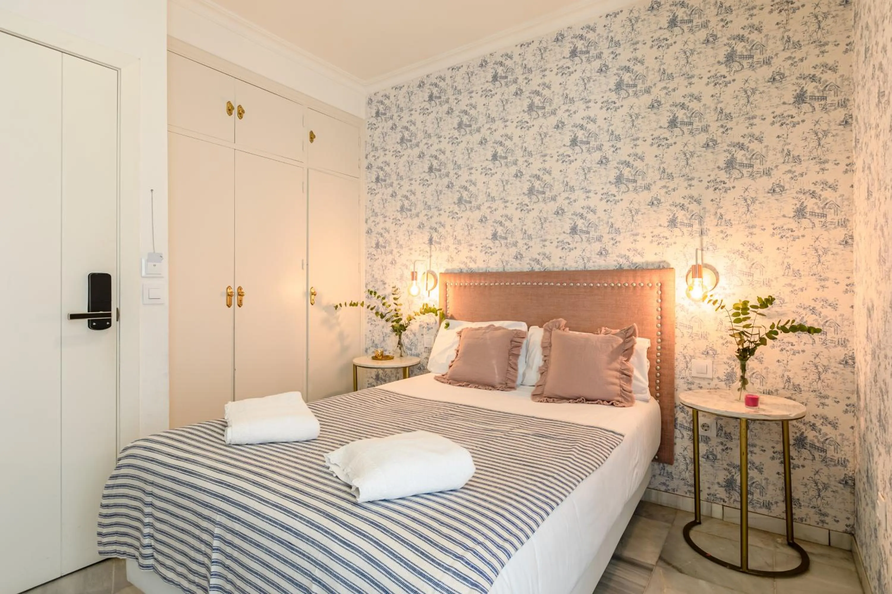 Photo of the whole room, Bed in nüa alameda