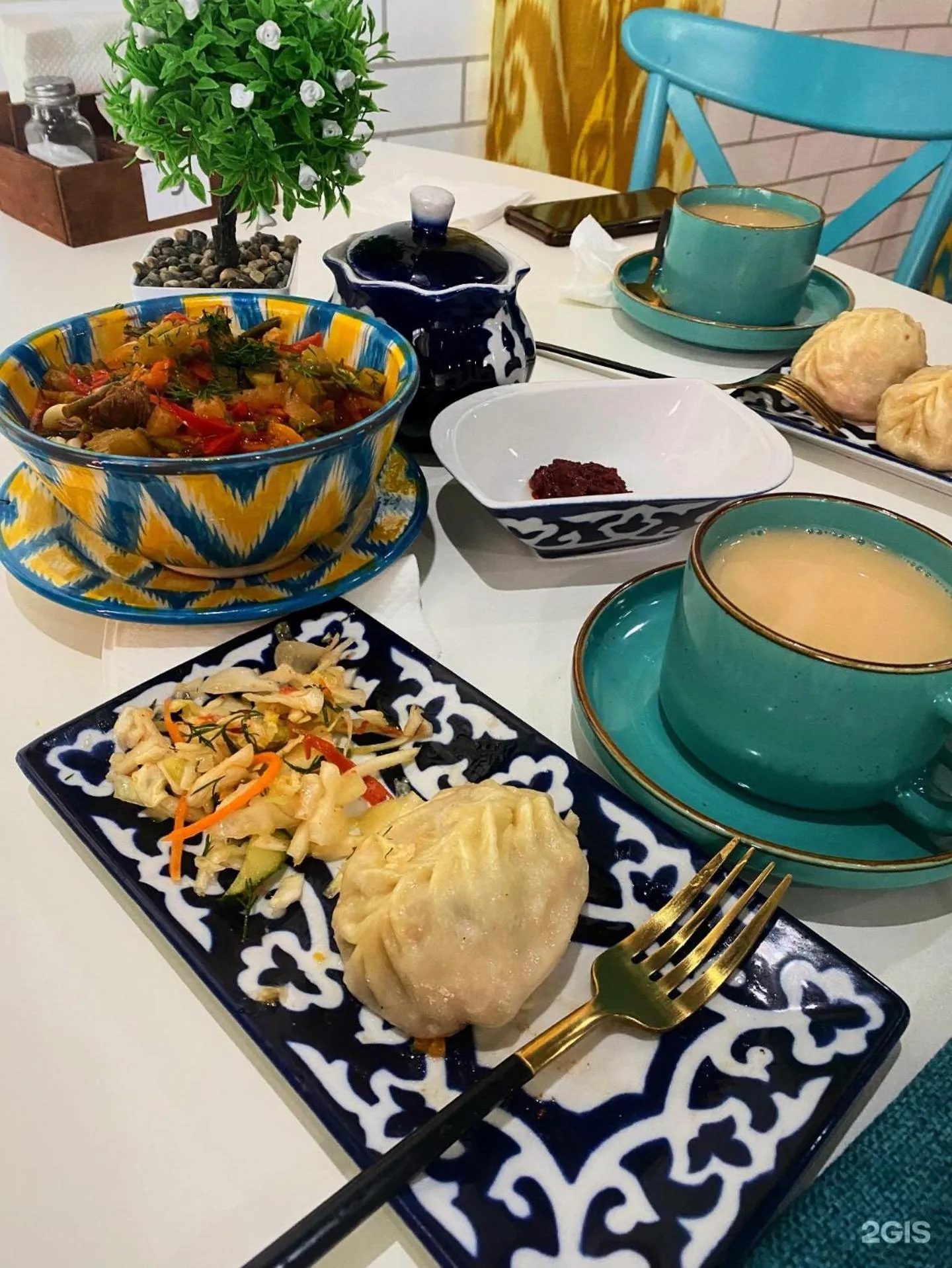 Restaurant/places to eat in Gagarin Capsule Hotel