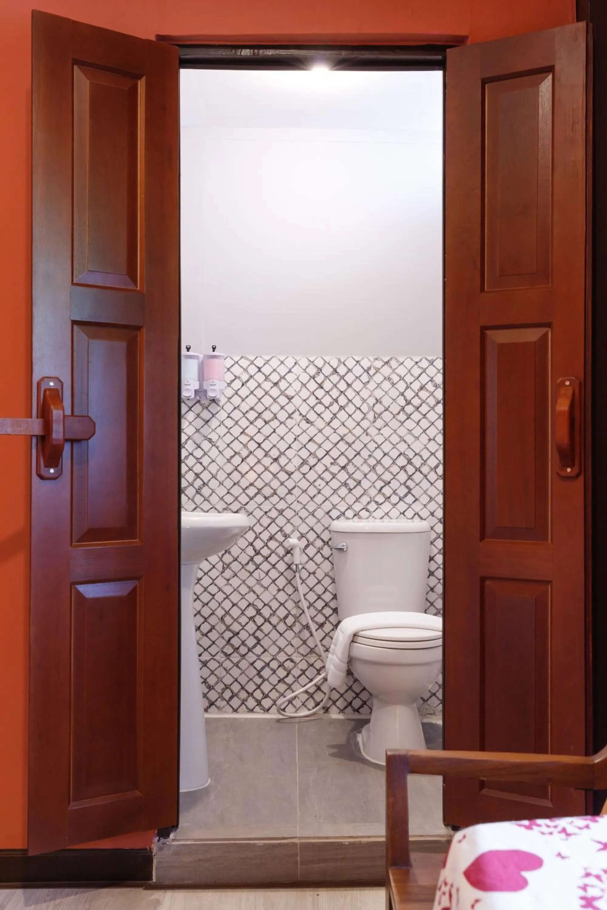 Shower in ILILI House