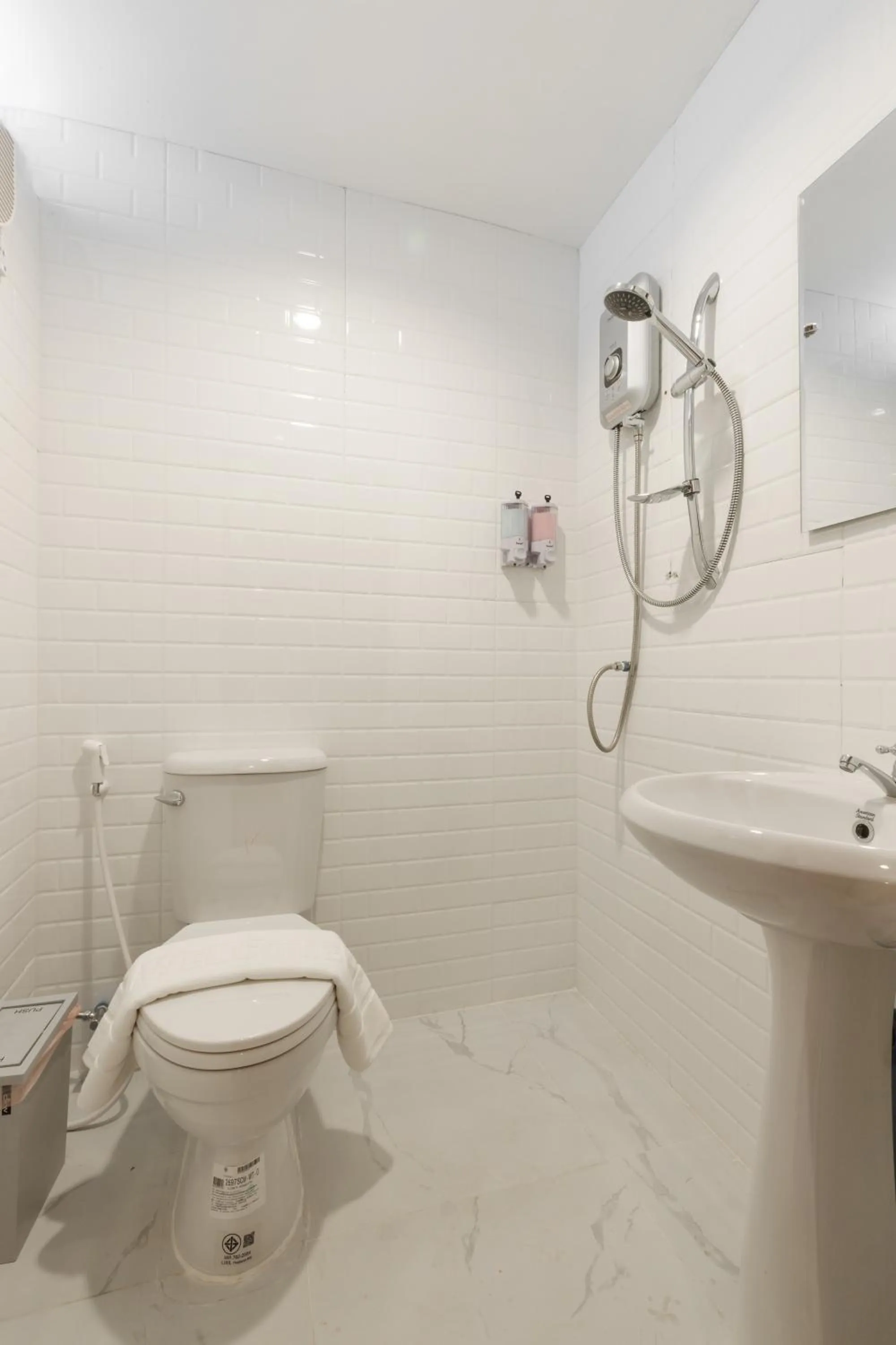 Shower in ILILI House