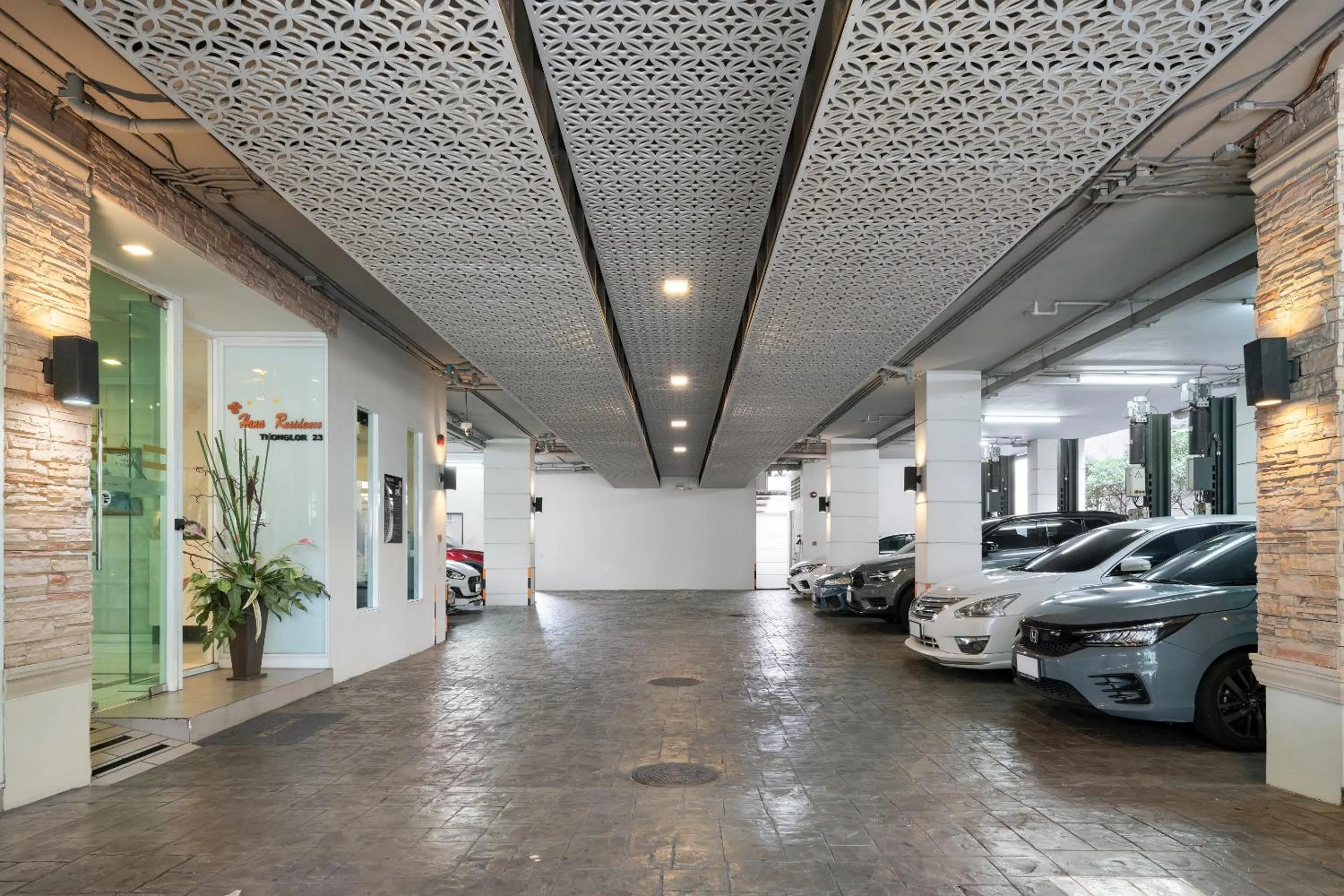Parking in Aspira Hana Executive Suite Thonglor