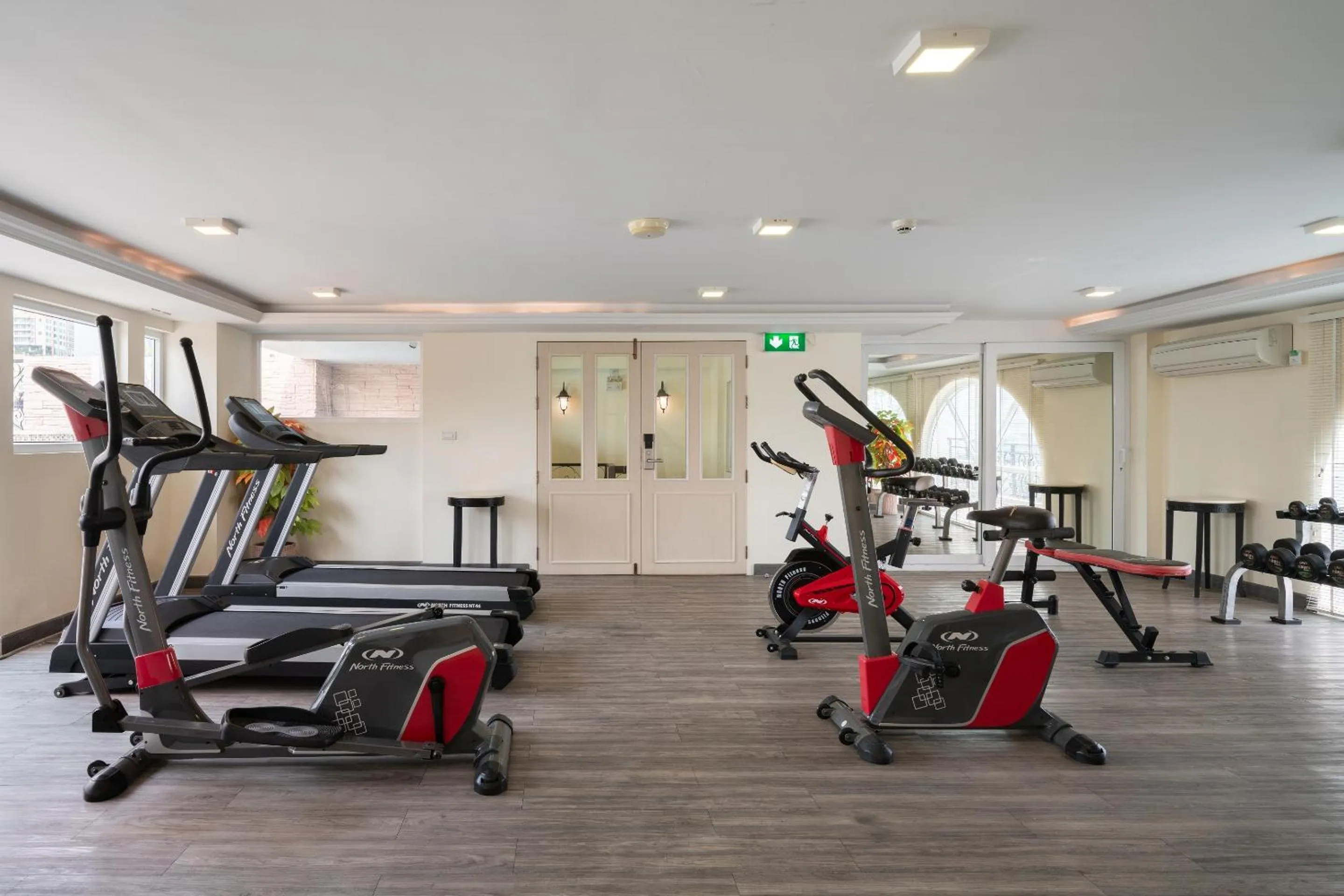 Fitness centre/facilities in Aspira Hana Executive Suite Thonglor