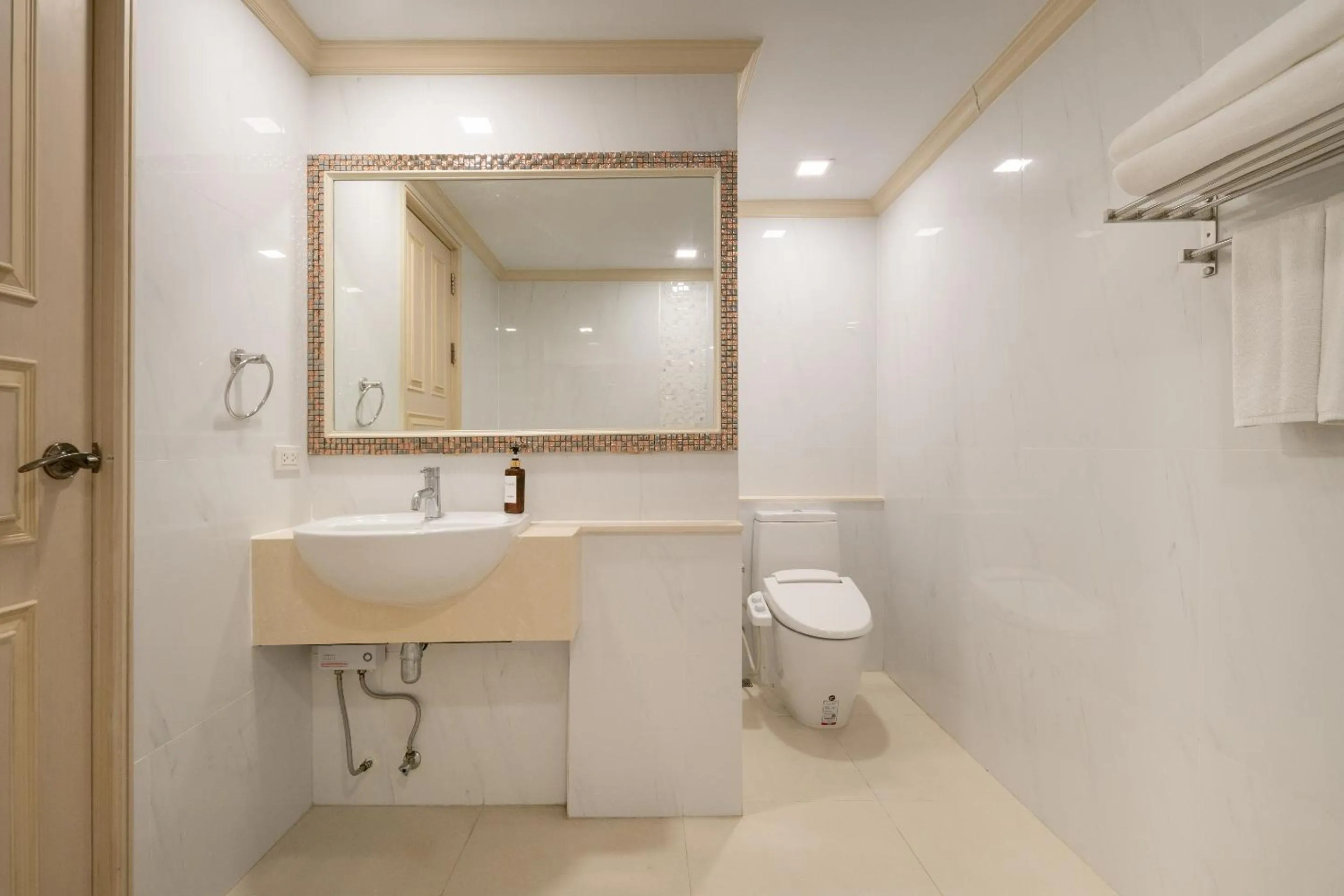 Shower in Aspira Hana Executive Suite Thonglor