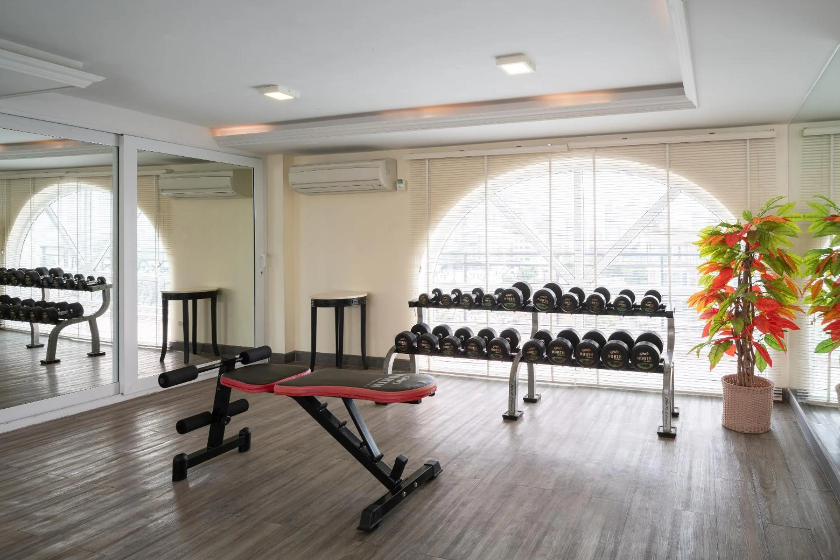 Fitness centre/facilities in Aspira Hana Executive Suite Thonglor