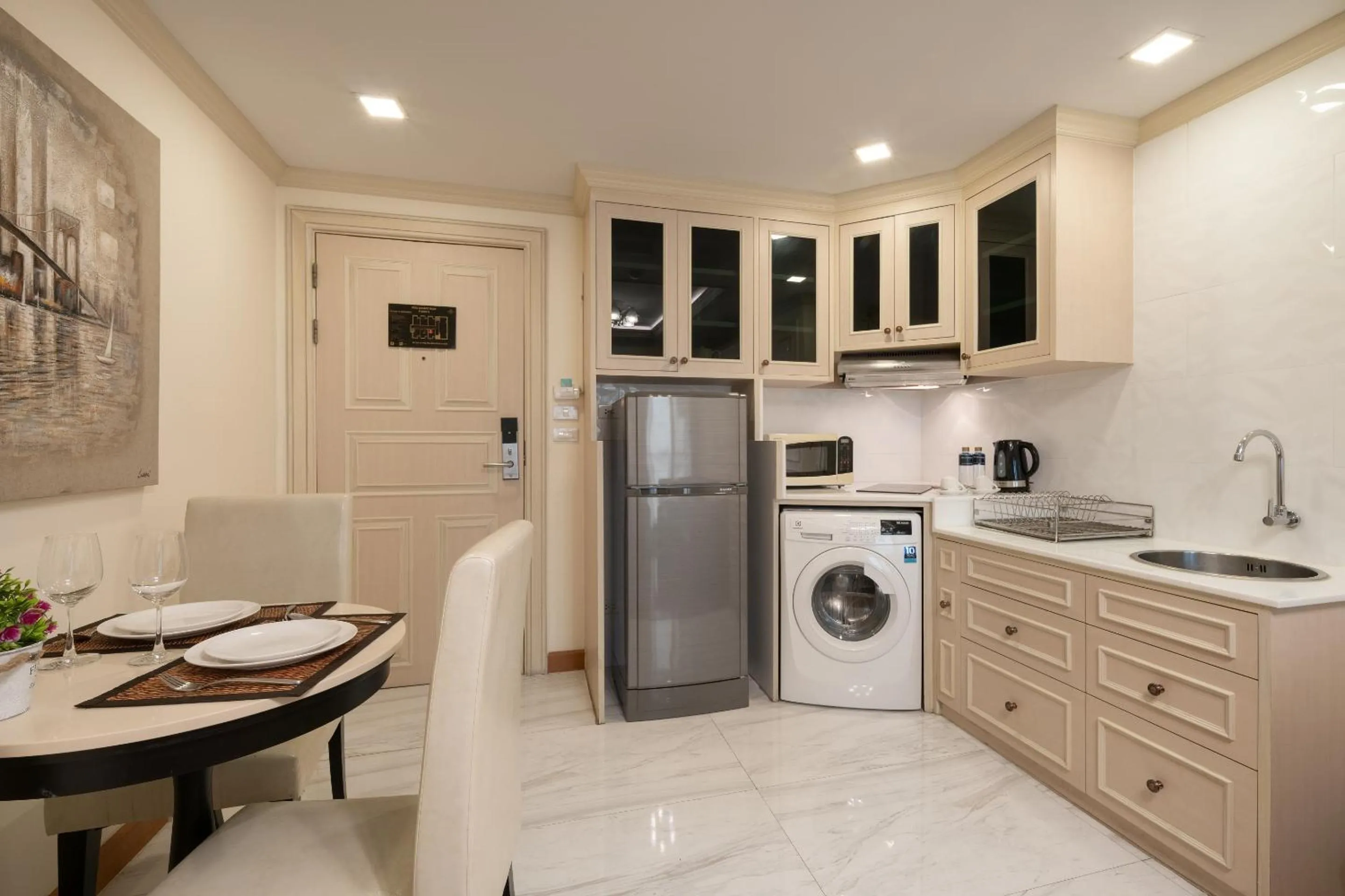 Coffee/tea facilities in Aspira Hana Executive Suite Thonglor