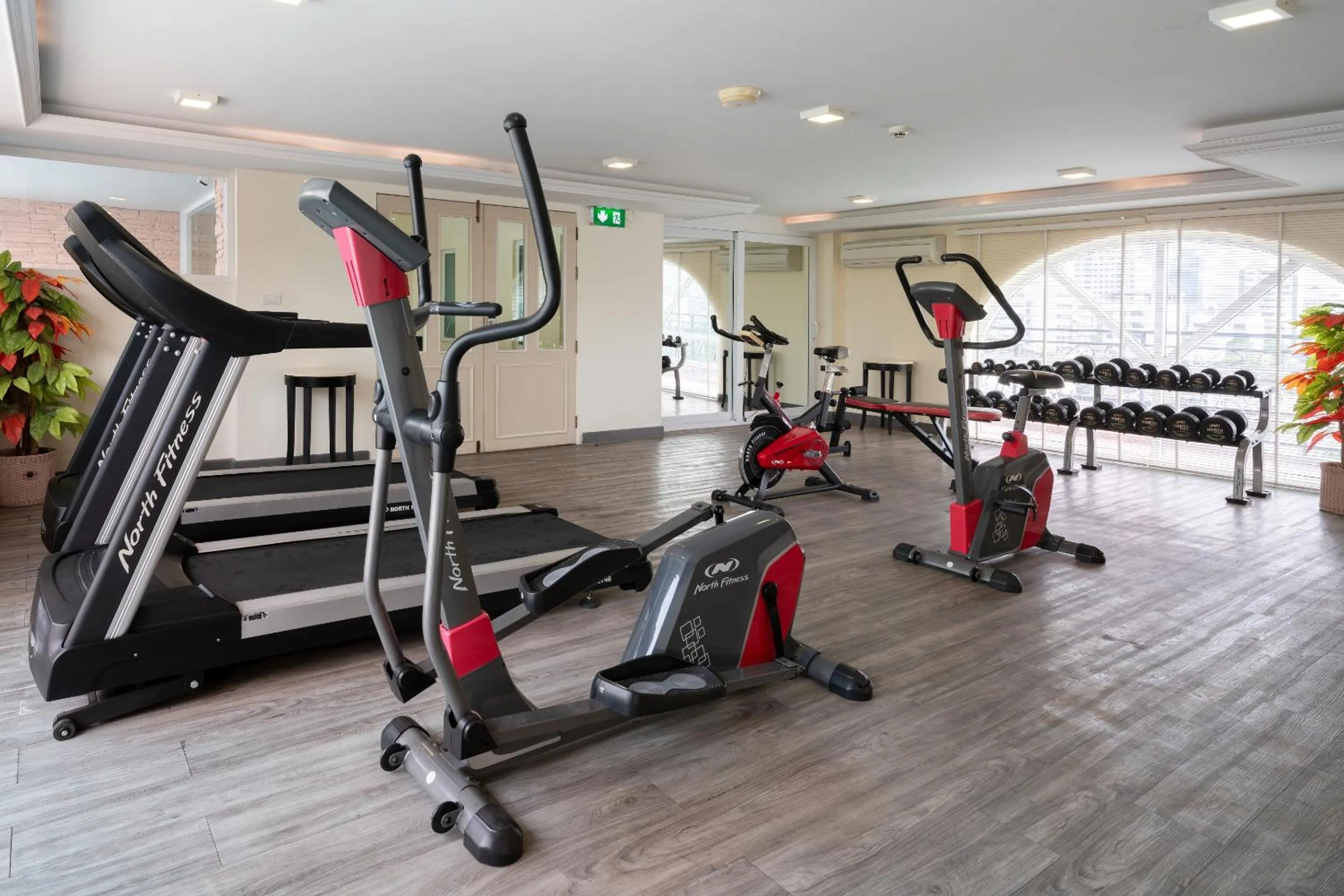 Fitness centre/facilities in Aspira Hana Executive Suite Thonglor