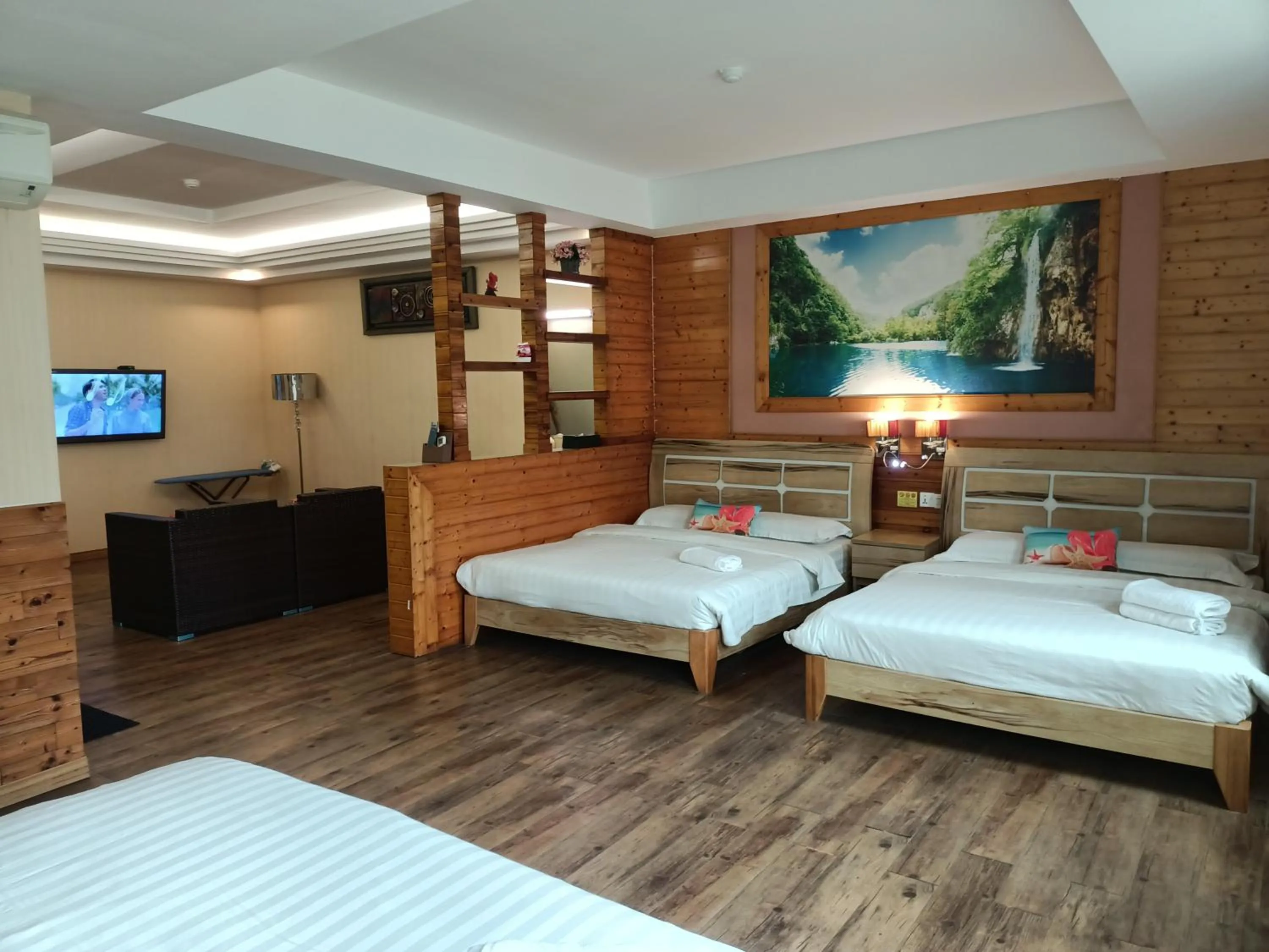 Photo of the whole room, Bed in Hotel Balik Pulau