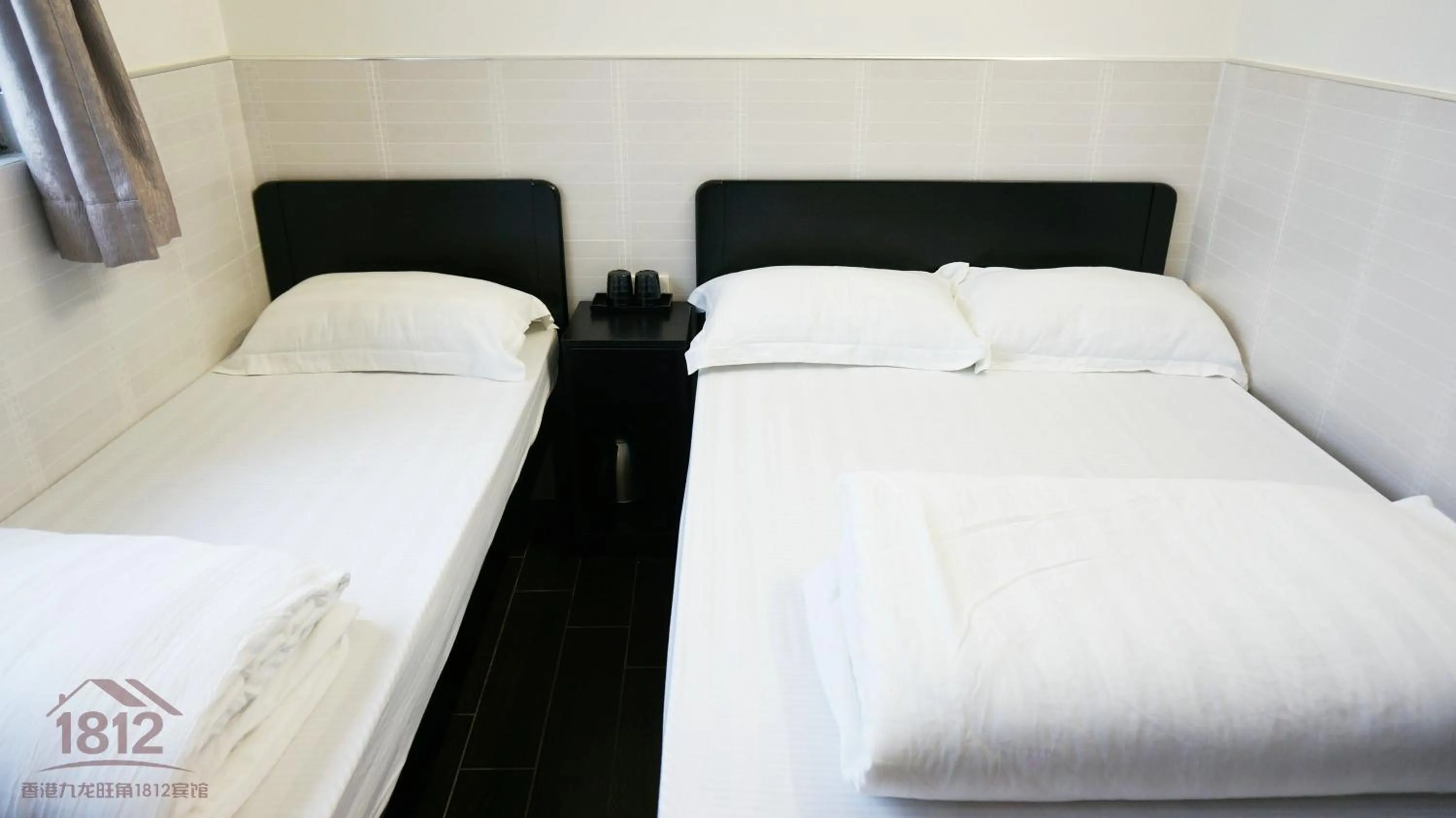 Photo of the whole room, Bed in Kowloon Mongkok 1812 Guest House