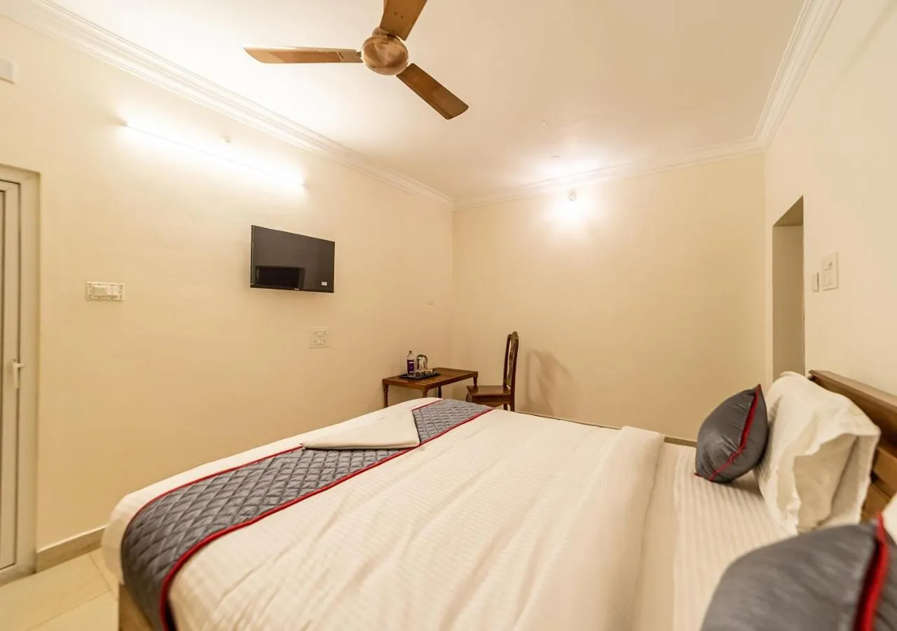 TV and multimedia, Bed in Yellow Residency