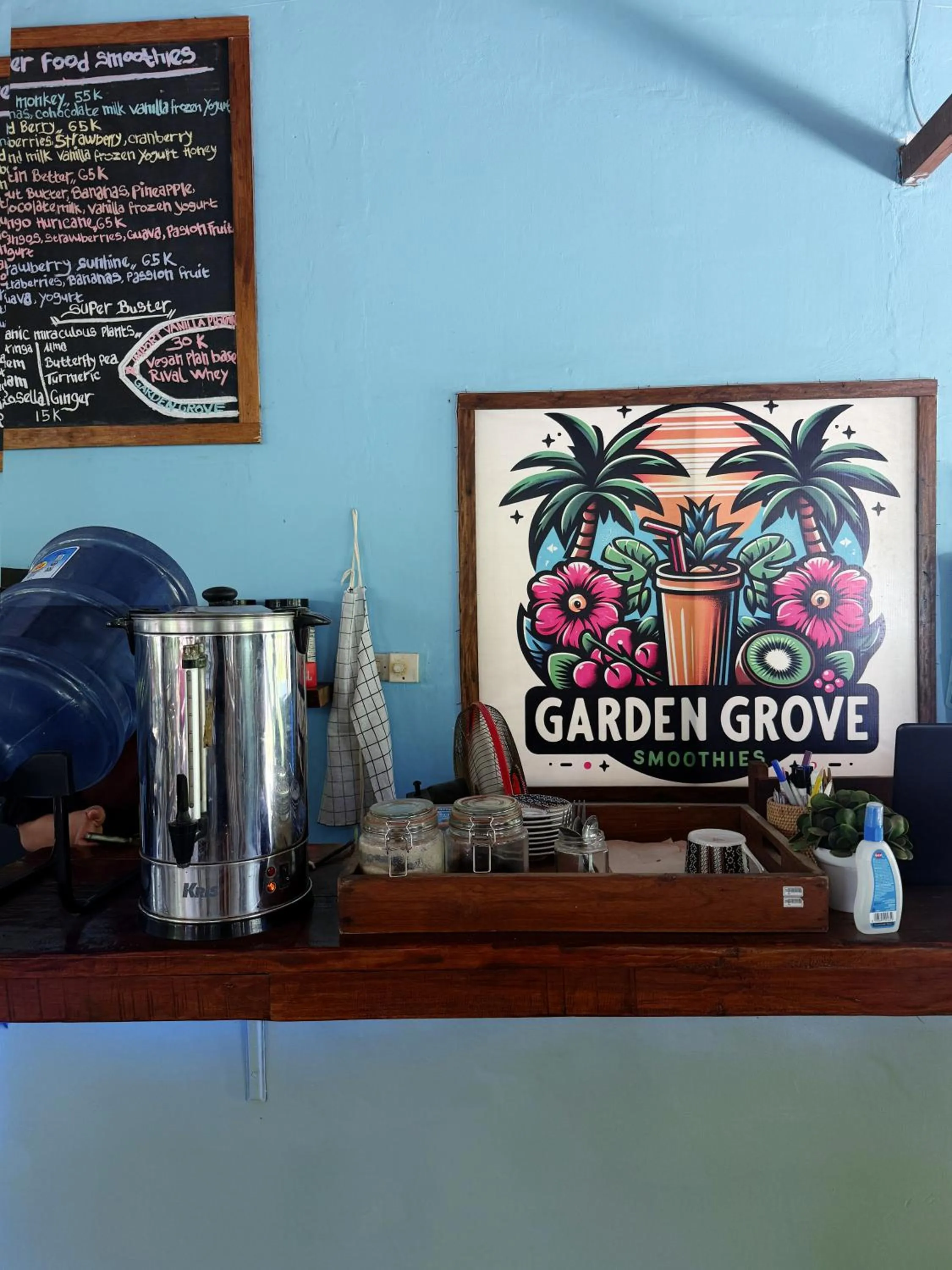 Coffee/tea facilities in Florine's Garden