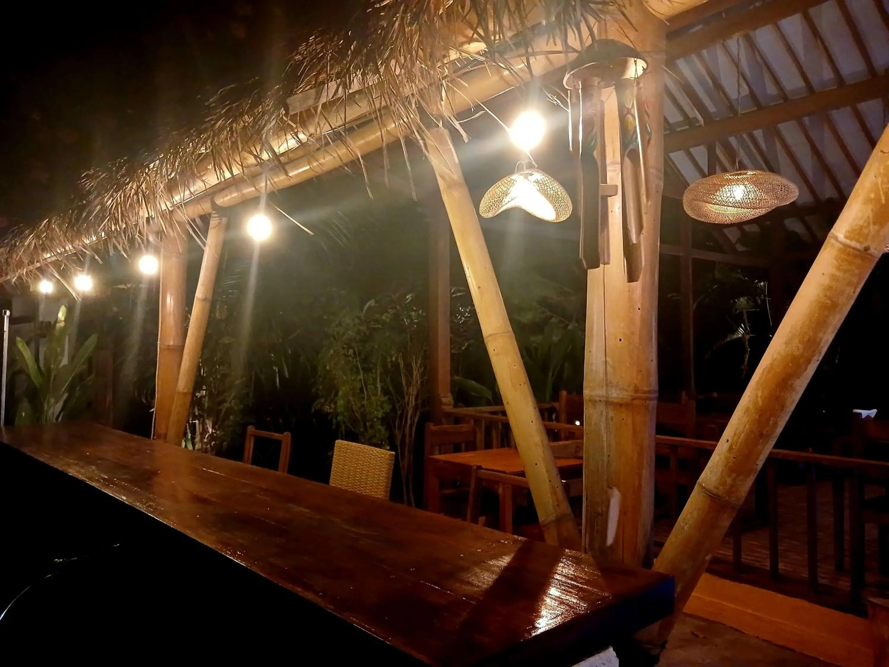 Restaurant/places to eat in Florine's Garden