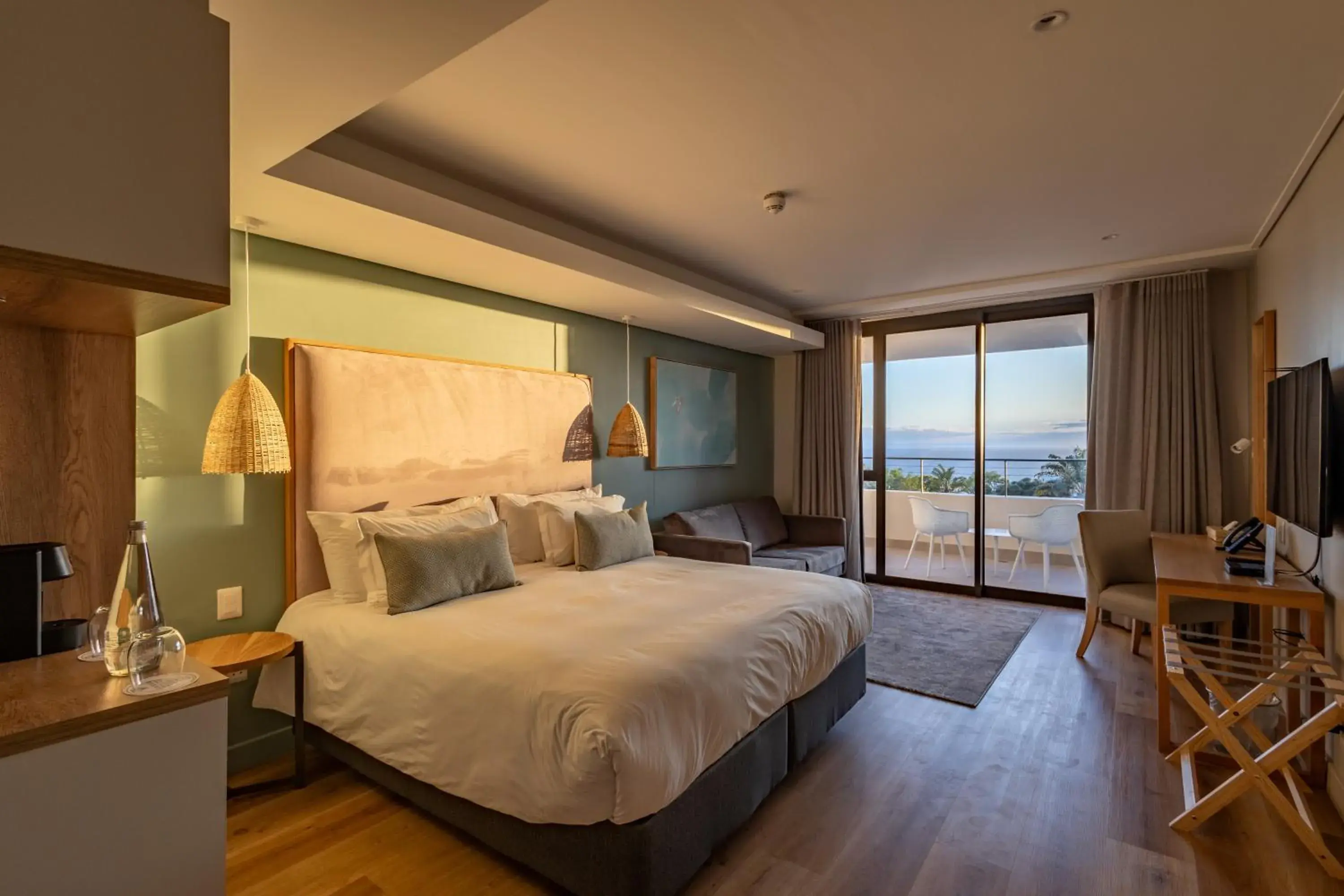Luxury Sea Facing Suite - single occupancy in Plett Quarter Hotel - Lion Roars Hotels & Lodges Luxury Sea Facing Suite - single occupancy in Plett Quarter Hotel - Lion Roars Hotels & Lodges