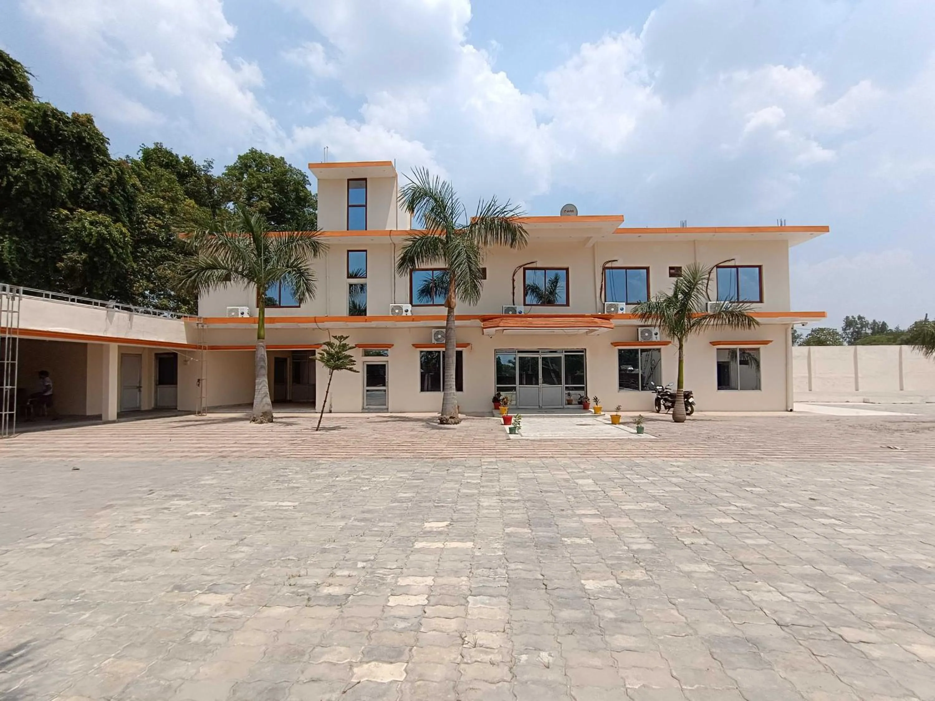 Facade/entrance in Hotel O Home Kanak Hotel & Resort Homestay