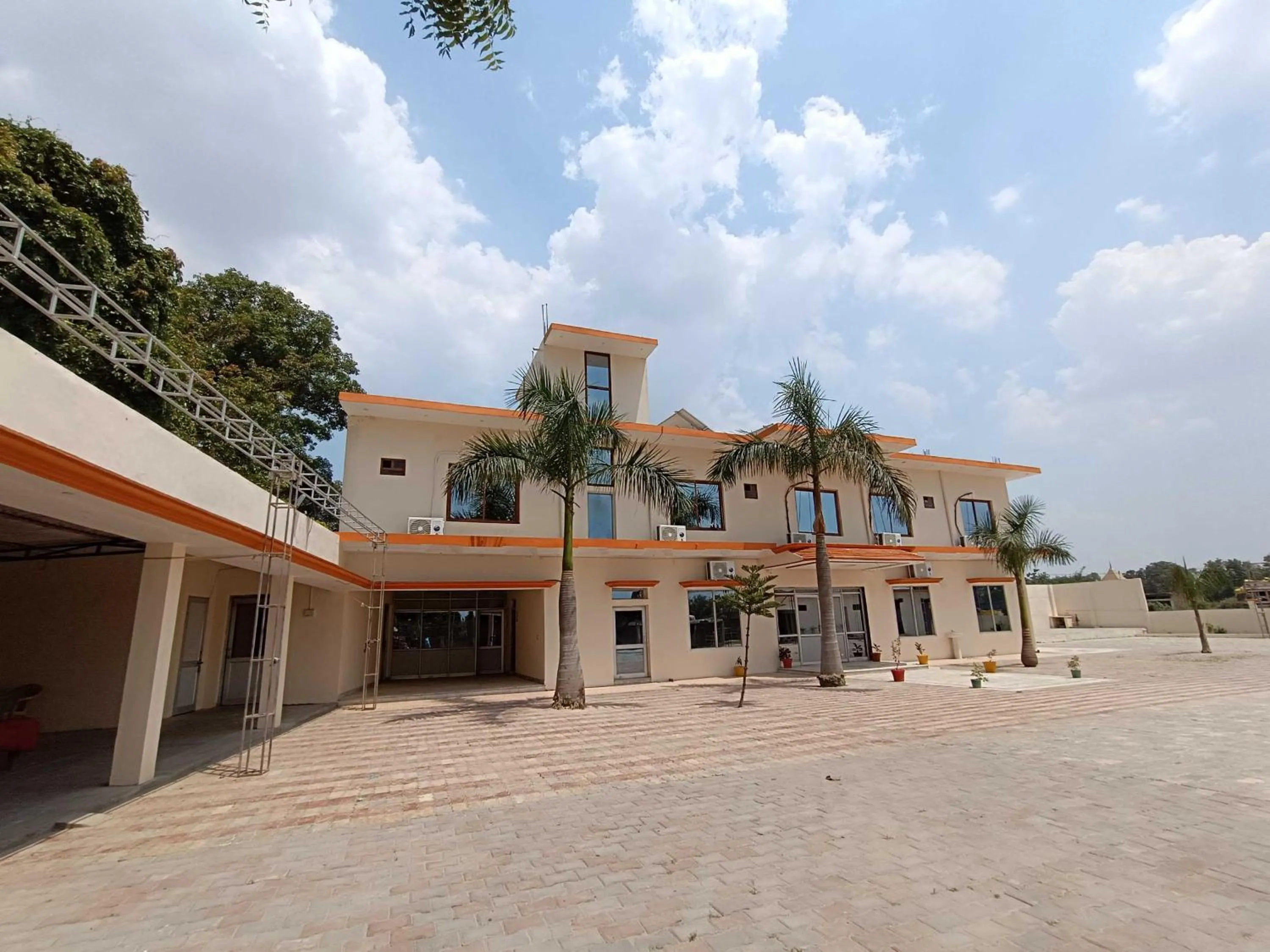 Facade/entrance in Hotel O Home Kanak Hotel & Resort Homestay