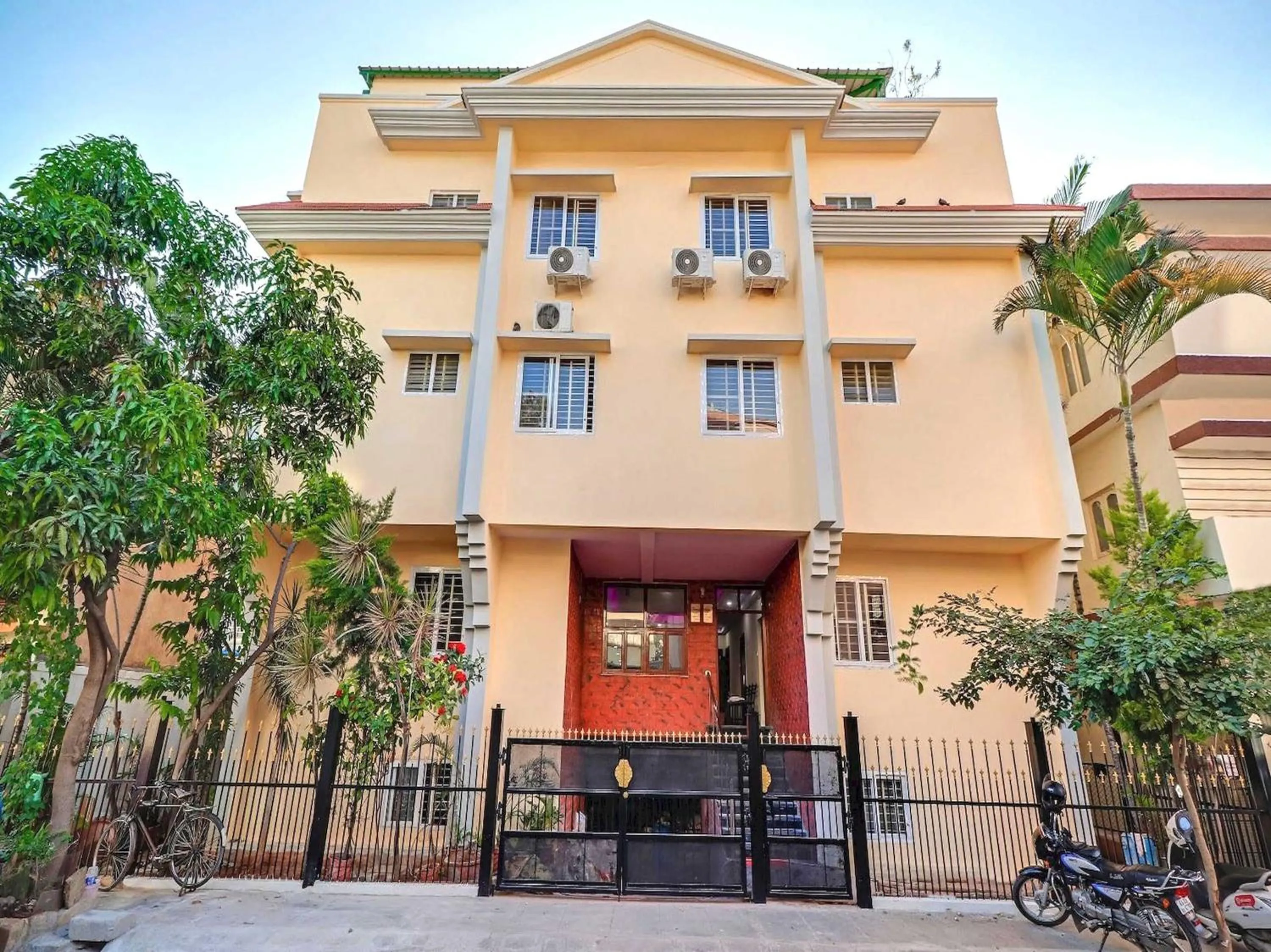 Facade/entrance in Collection O Champion Paradise