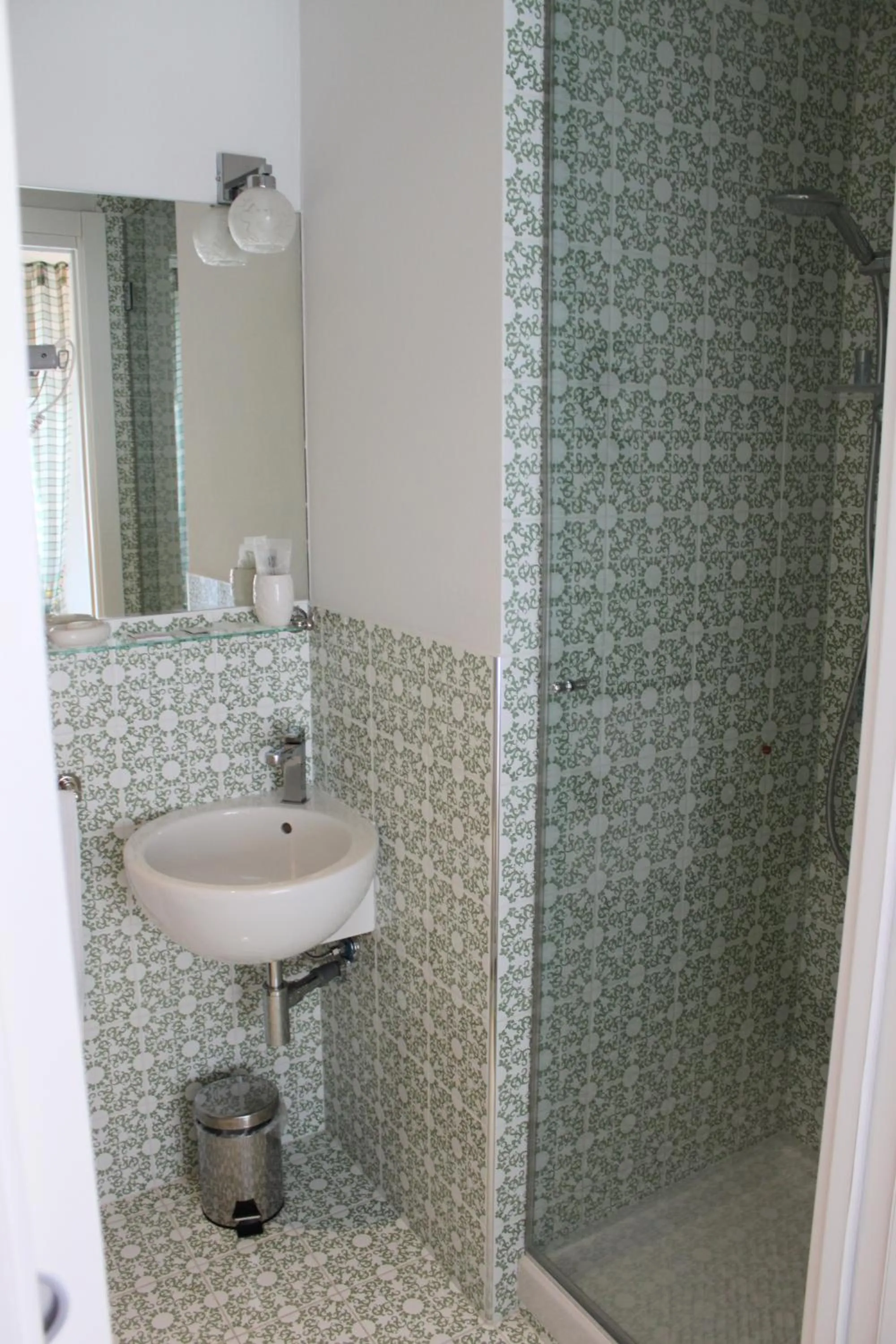 Shower in Abracadabra Tortona