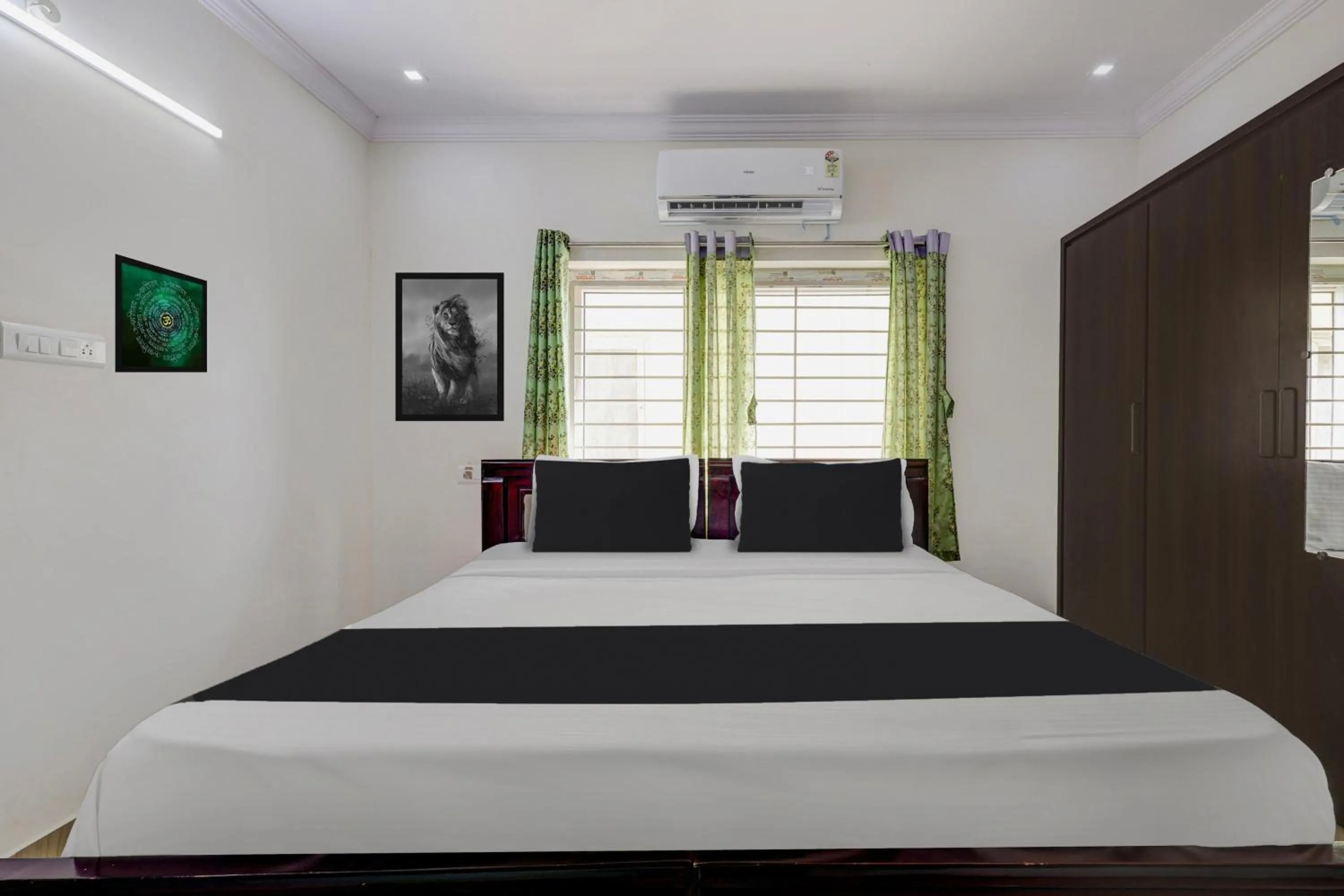 Bedroom, Bed in Super Hotel O Ramaraopet Near Kakinada Beach