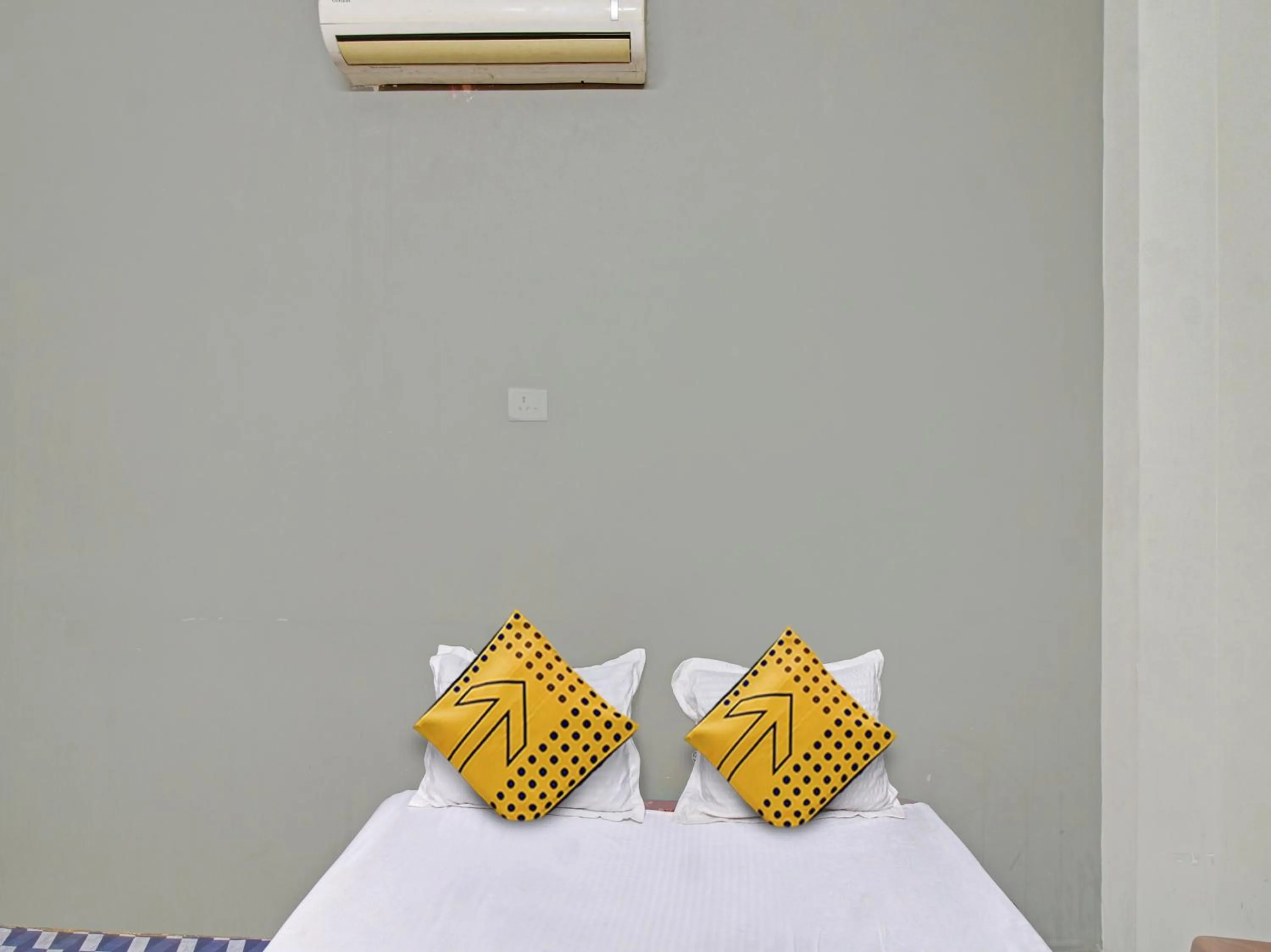 Bedroom in Hotel O G.K Lodging and Guest House