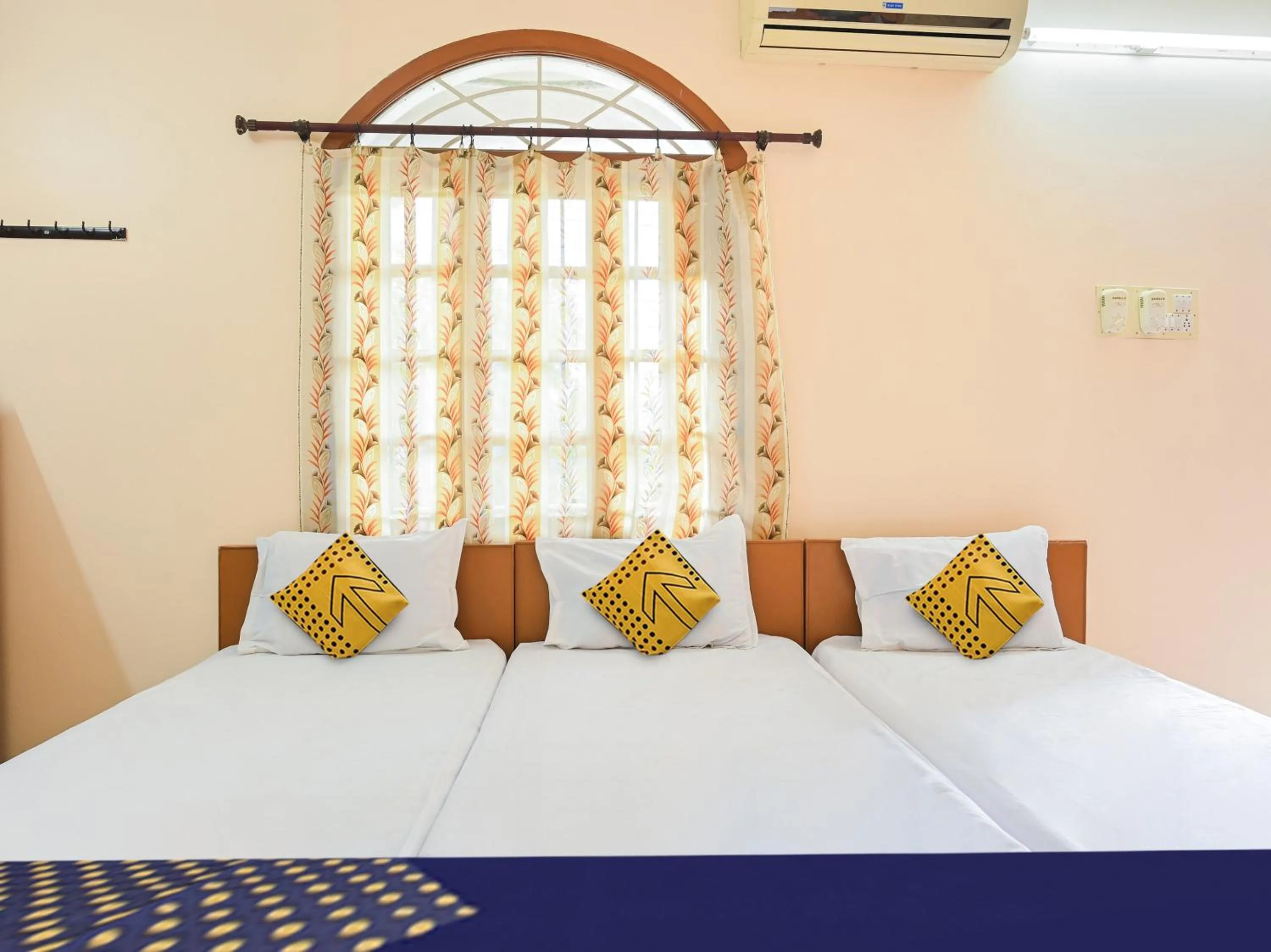 Bedroom, Bed in Hotel O Vel Vel Guest House