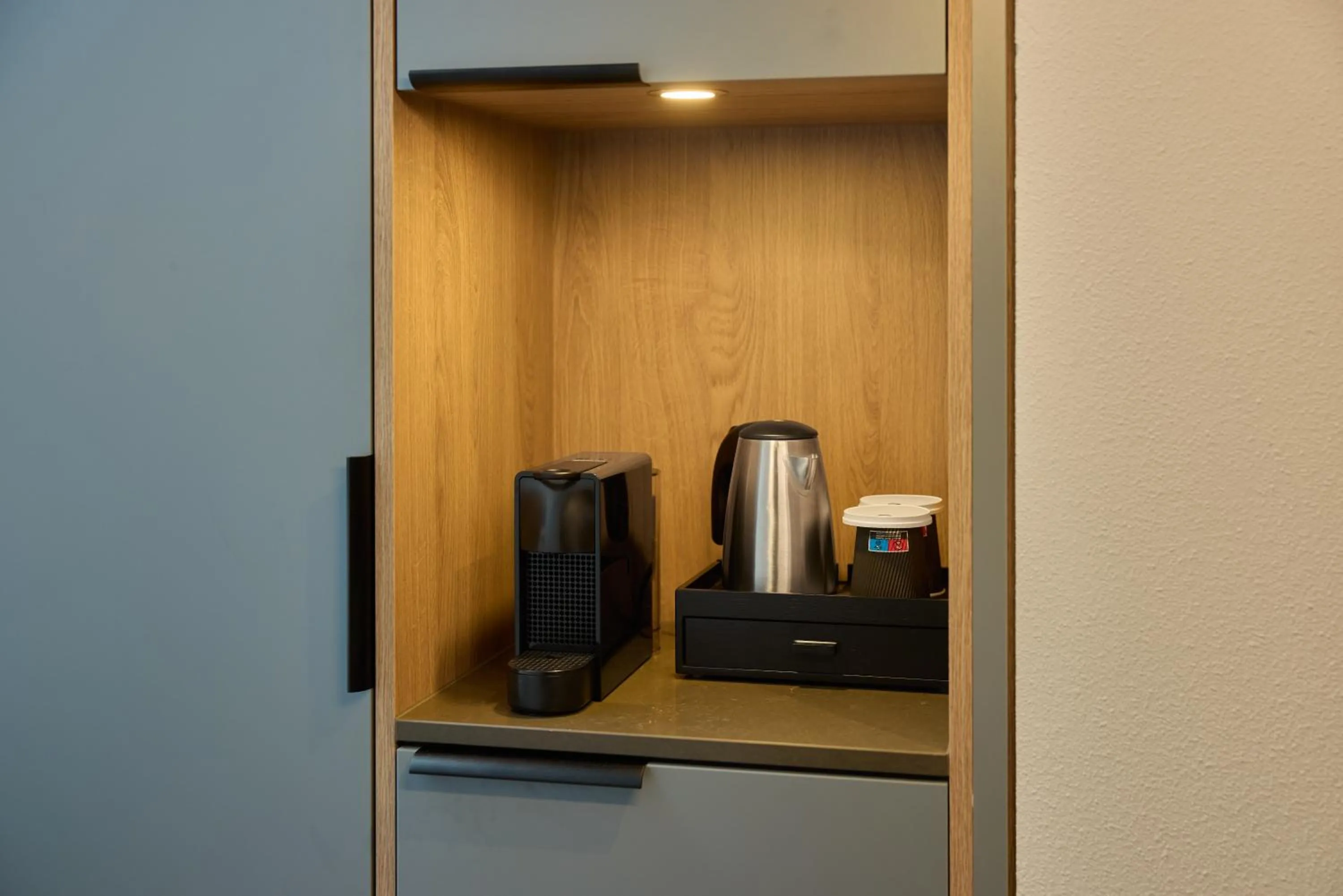 Coffee/tea facilities in DoubleTree by Hilton Rotterdam Centre
