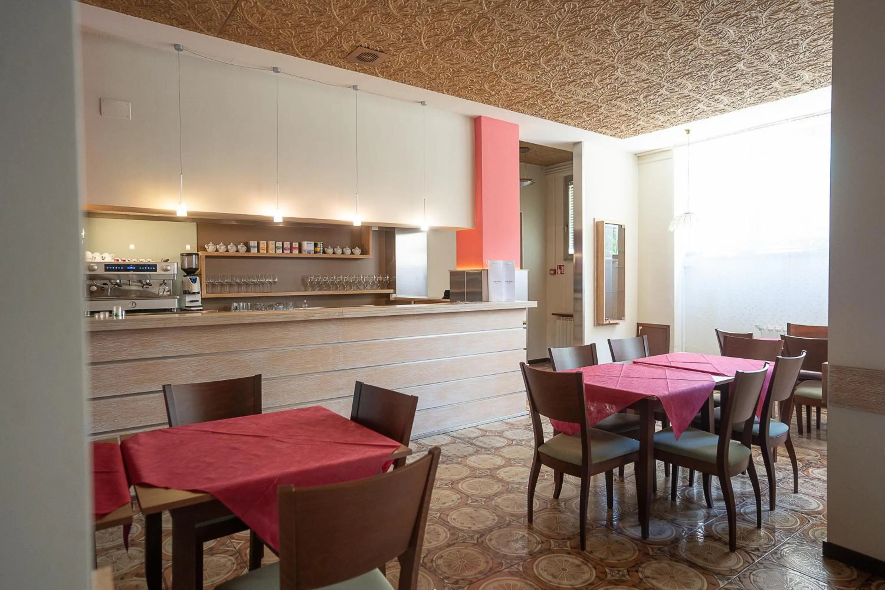 Restaurant/places to eat in Hotel Napoleon