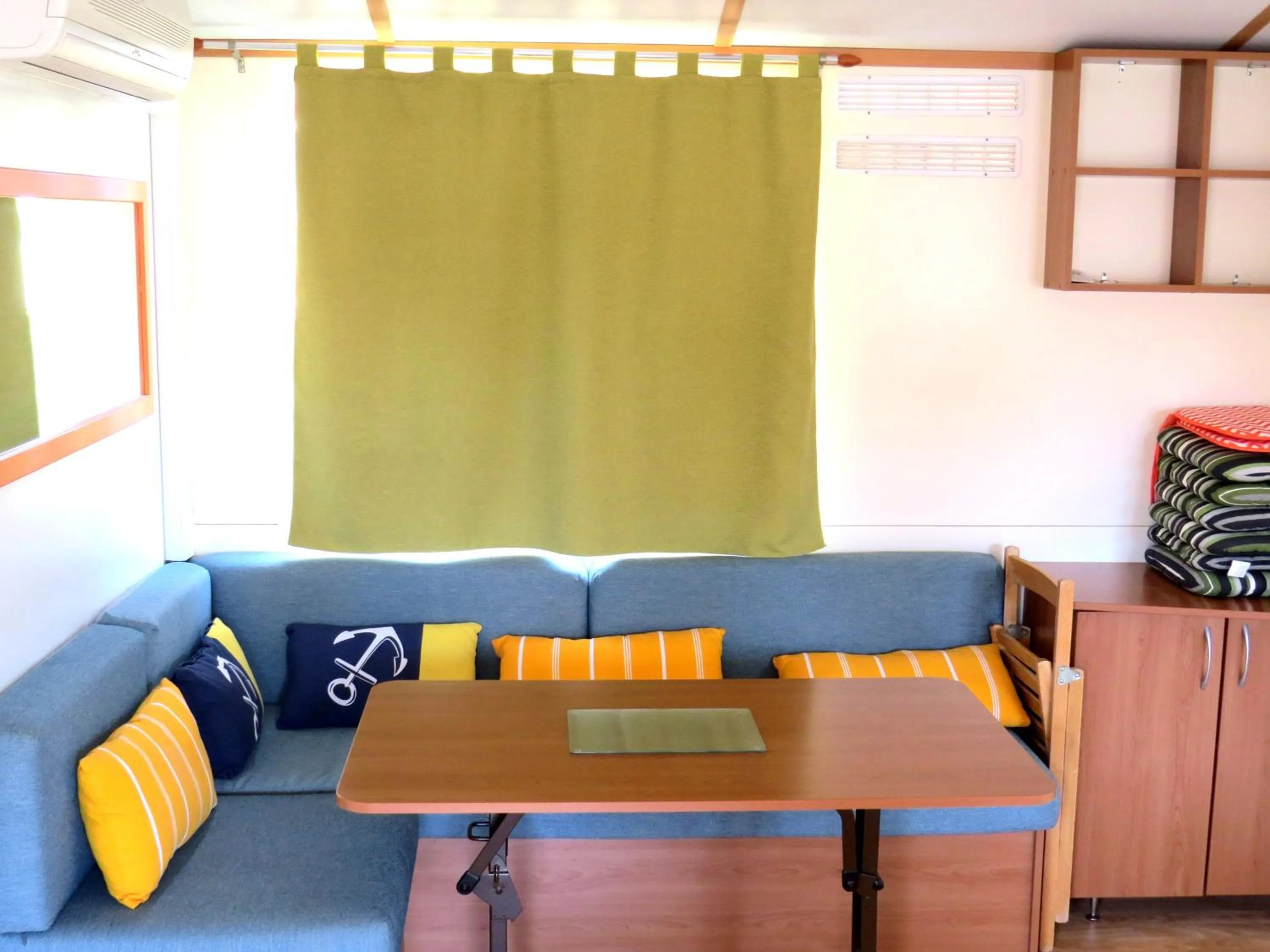 Living room in Camping Media Mobile Homes in Brioni Sunny Camping