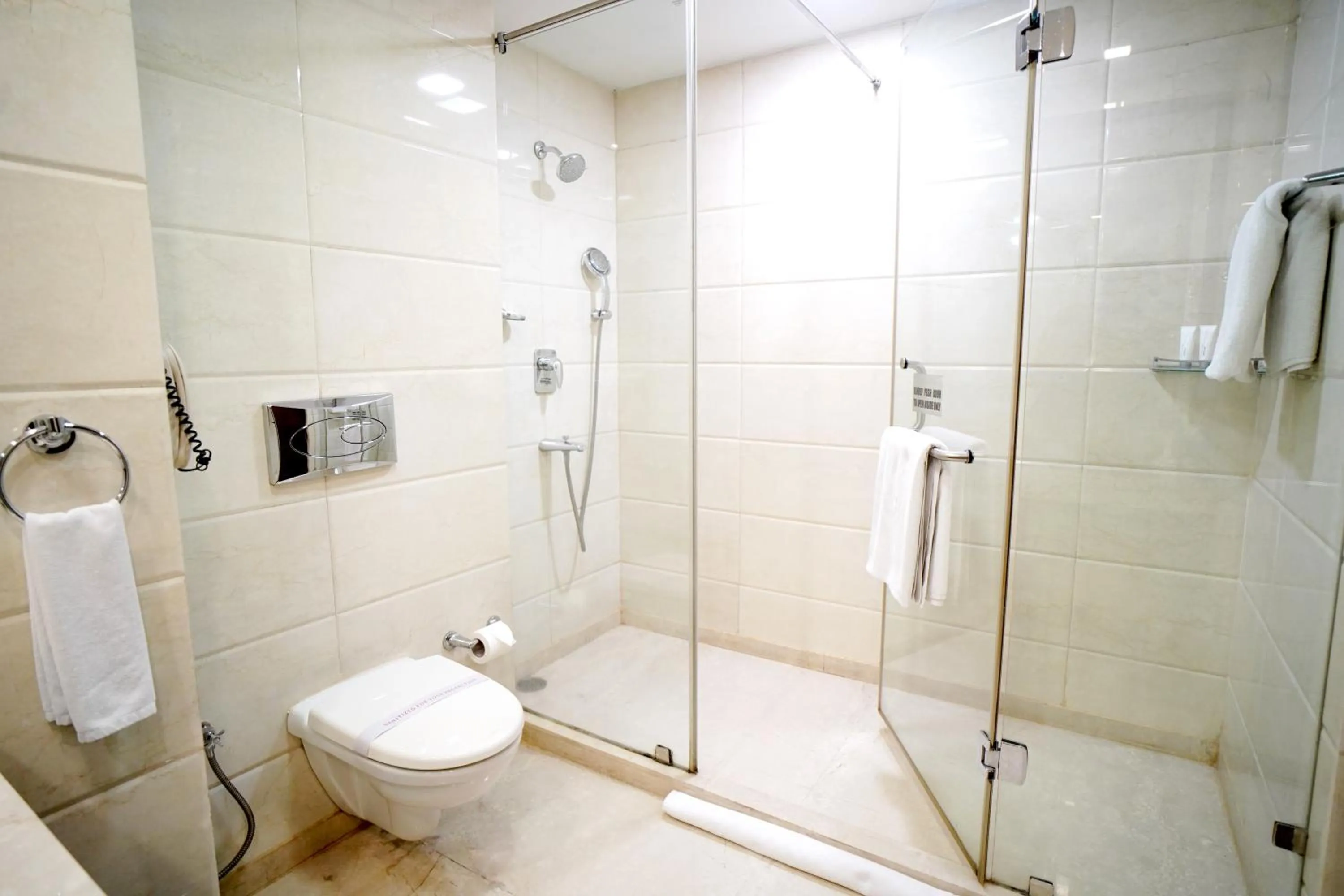 Bathroom in The Alcor Hotel