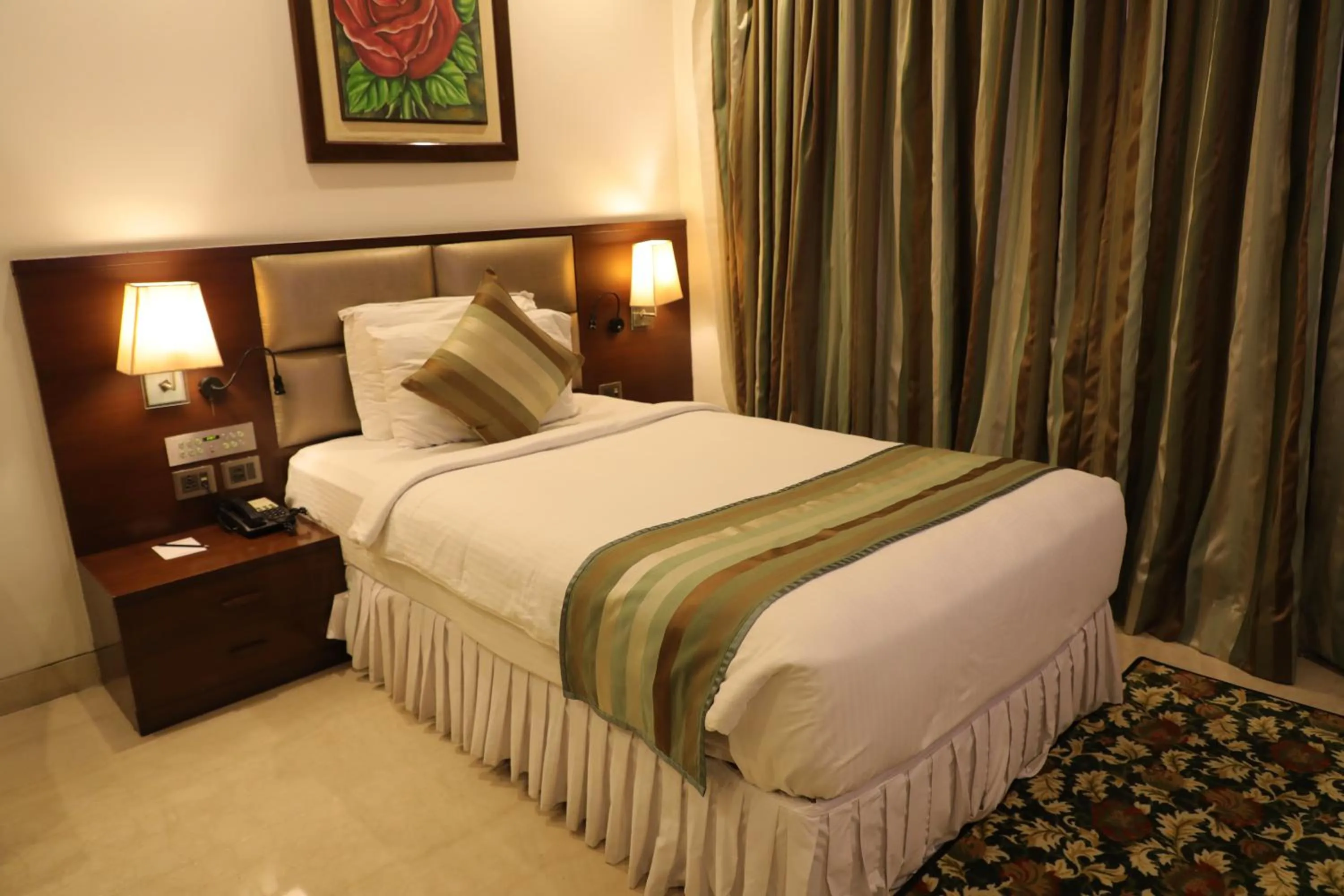 Bed in The Alcor Hotel