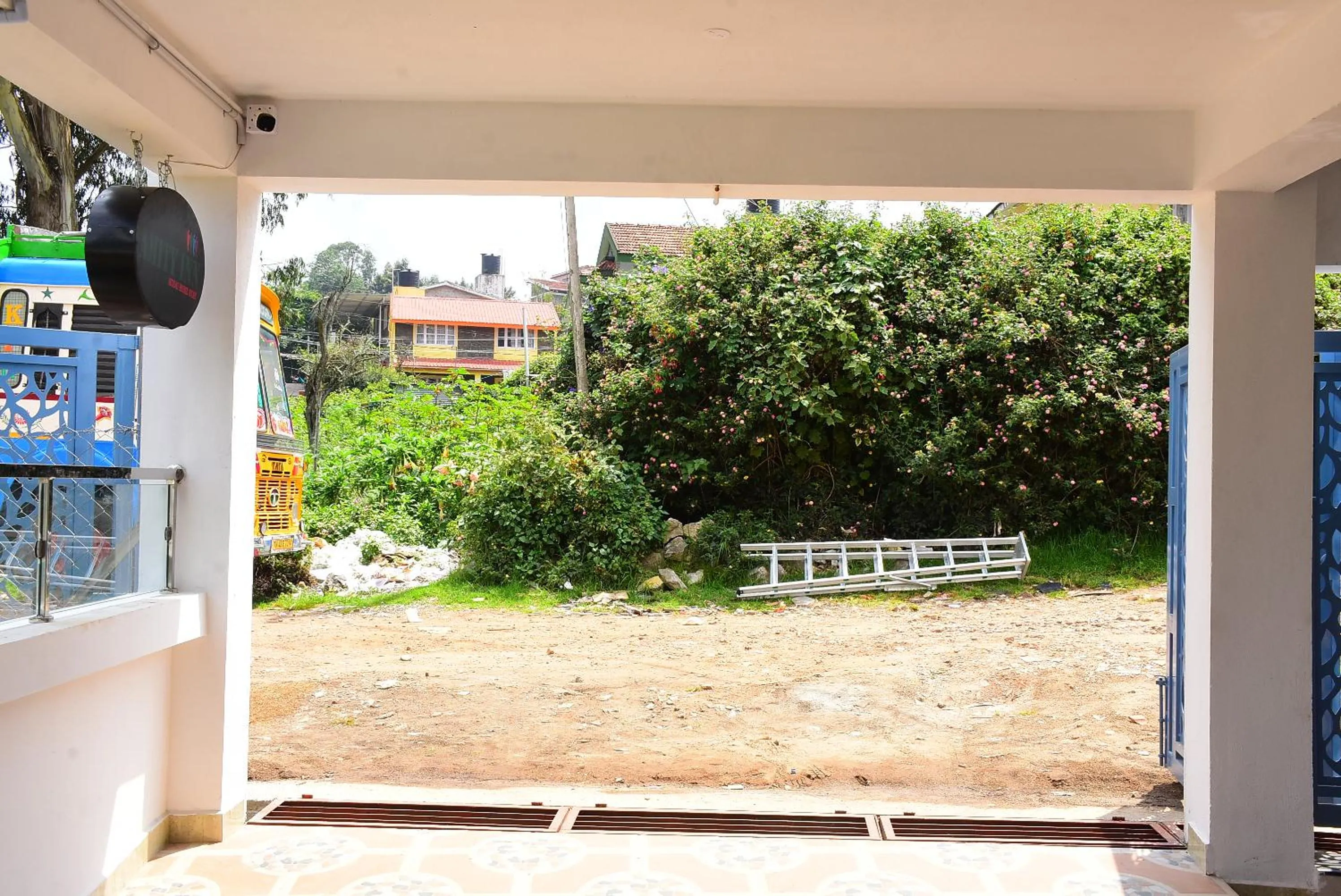 Facade/entrance in Amity Inn