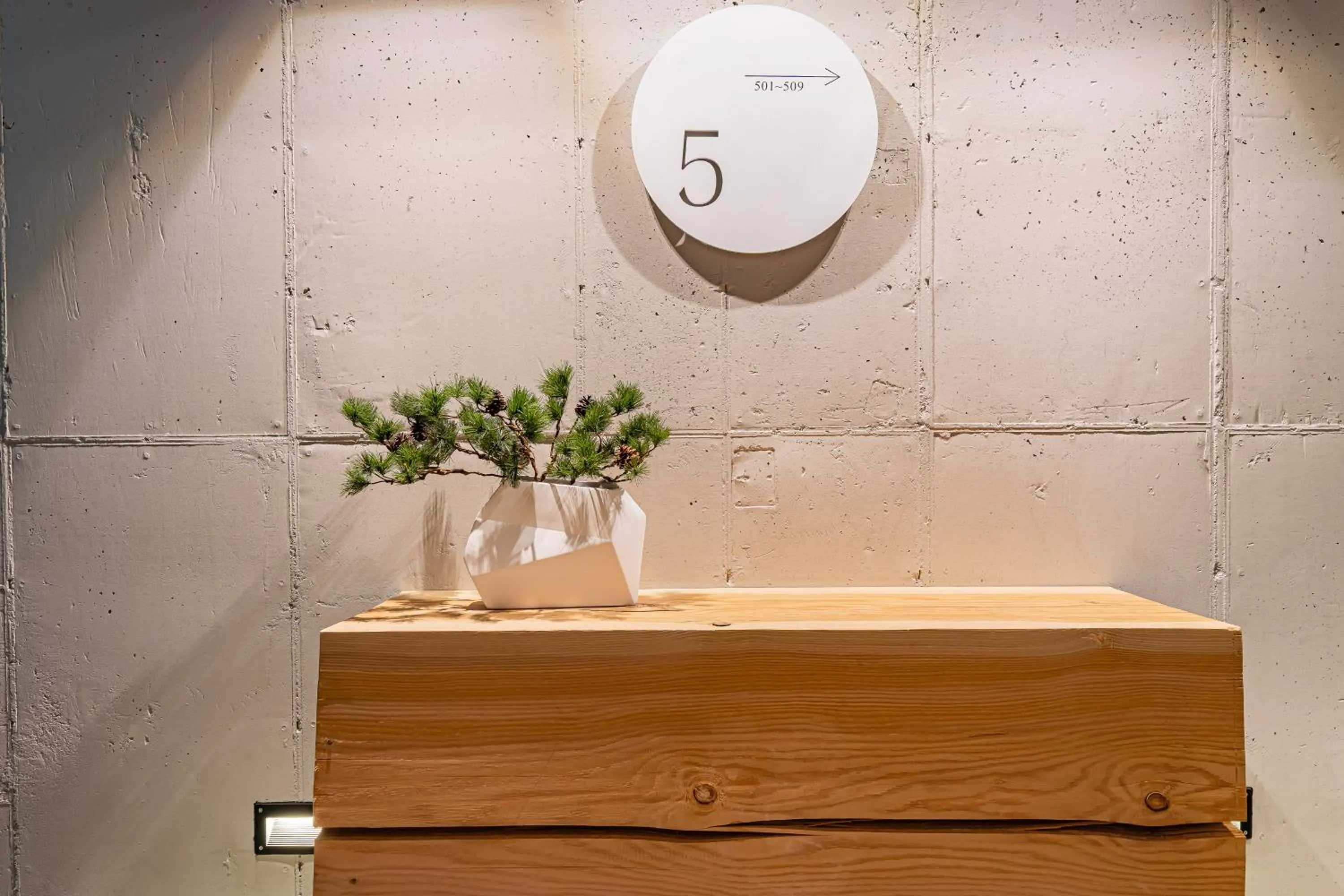 Area and facilities in The Hong C Hotel