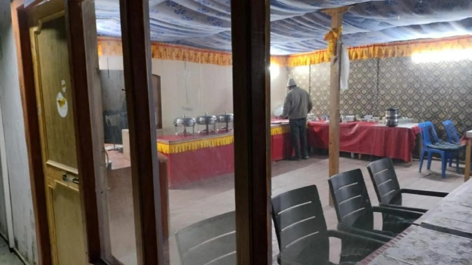 Restaurant/places to eat in Soma Retreat Cottage, Pangong Lake