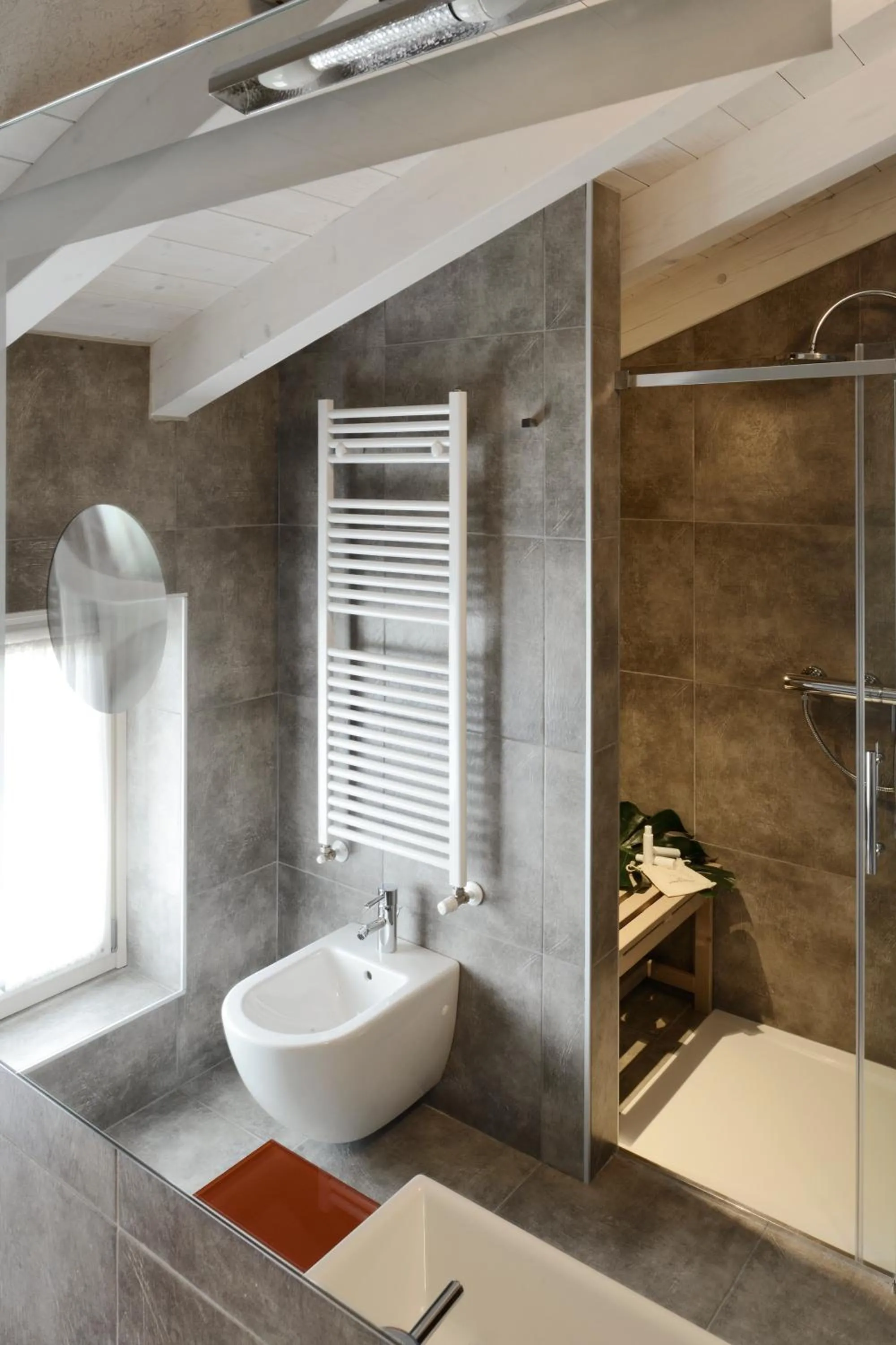 Shower in Relais Rossar Boutique Hotel Garda & Hills