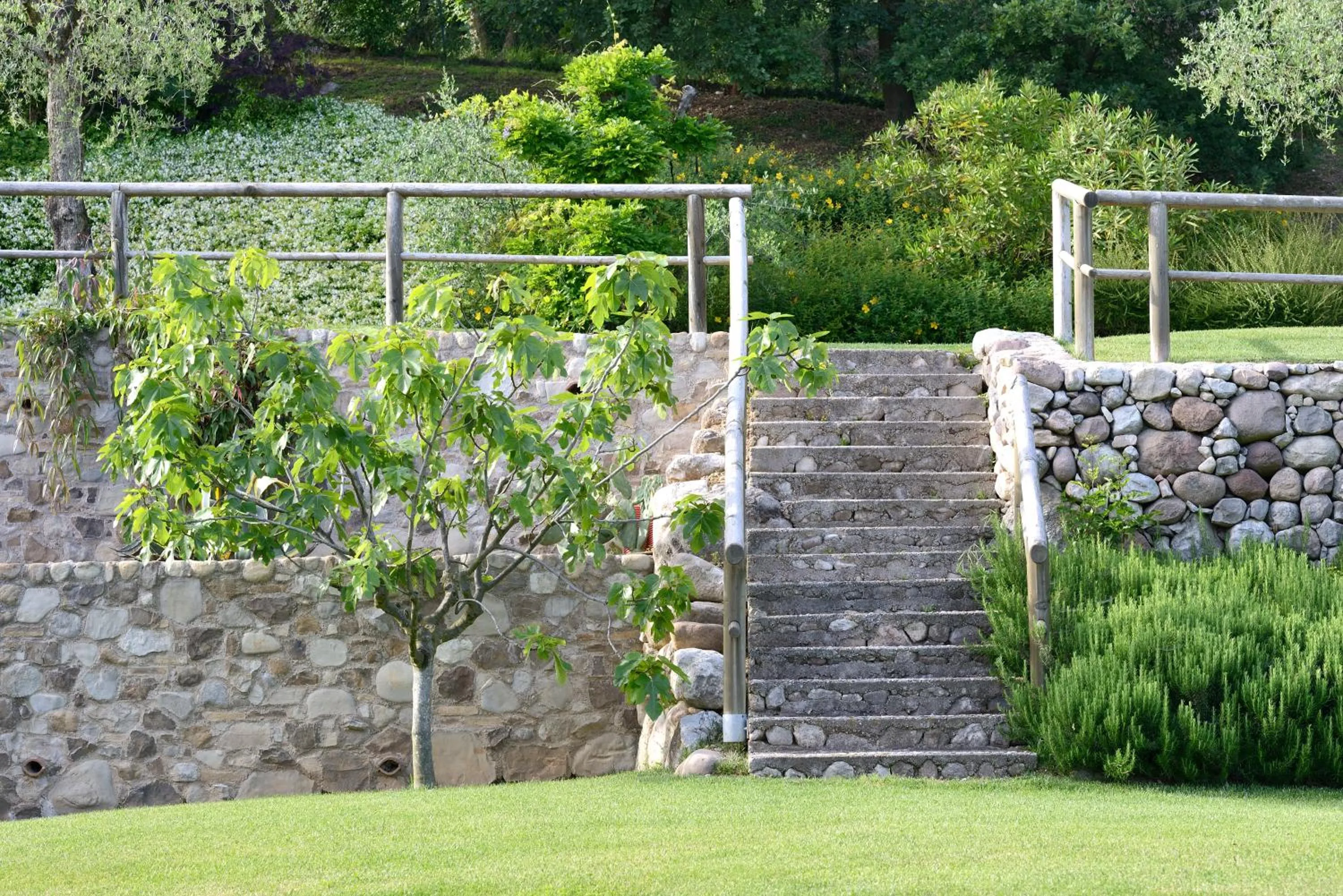 Garden in Relais Rossar Boutique Hotel Garda & Hills