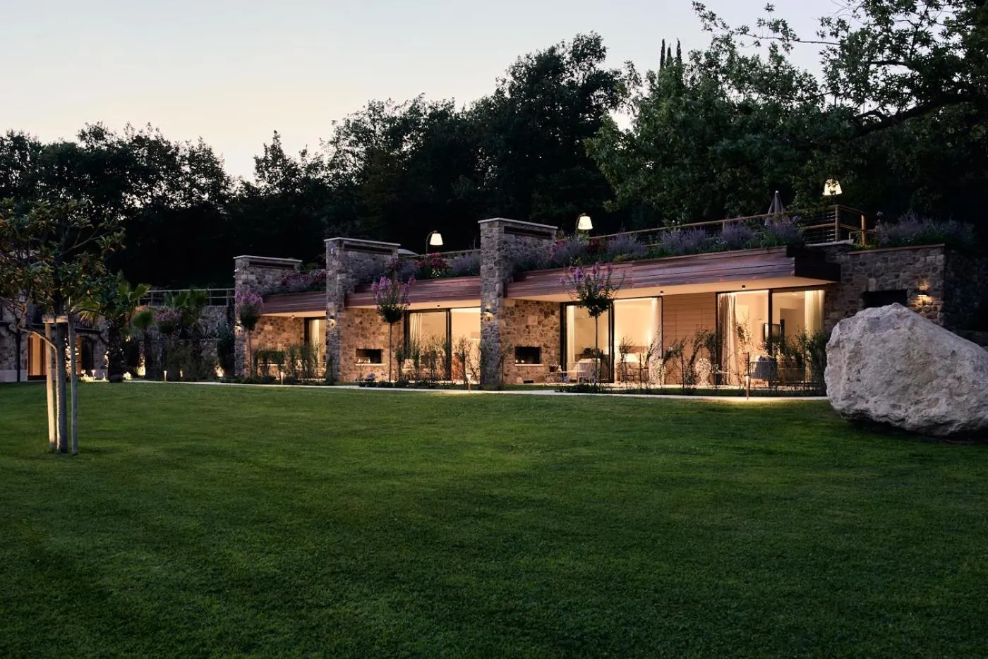 Garden view in Relais Rossar Boutique Hotel Garda & Hills