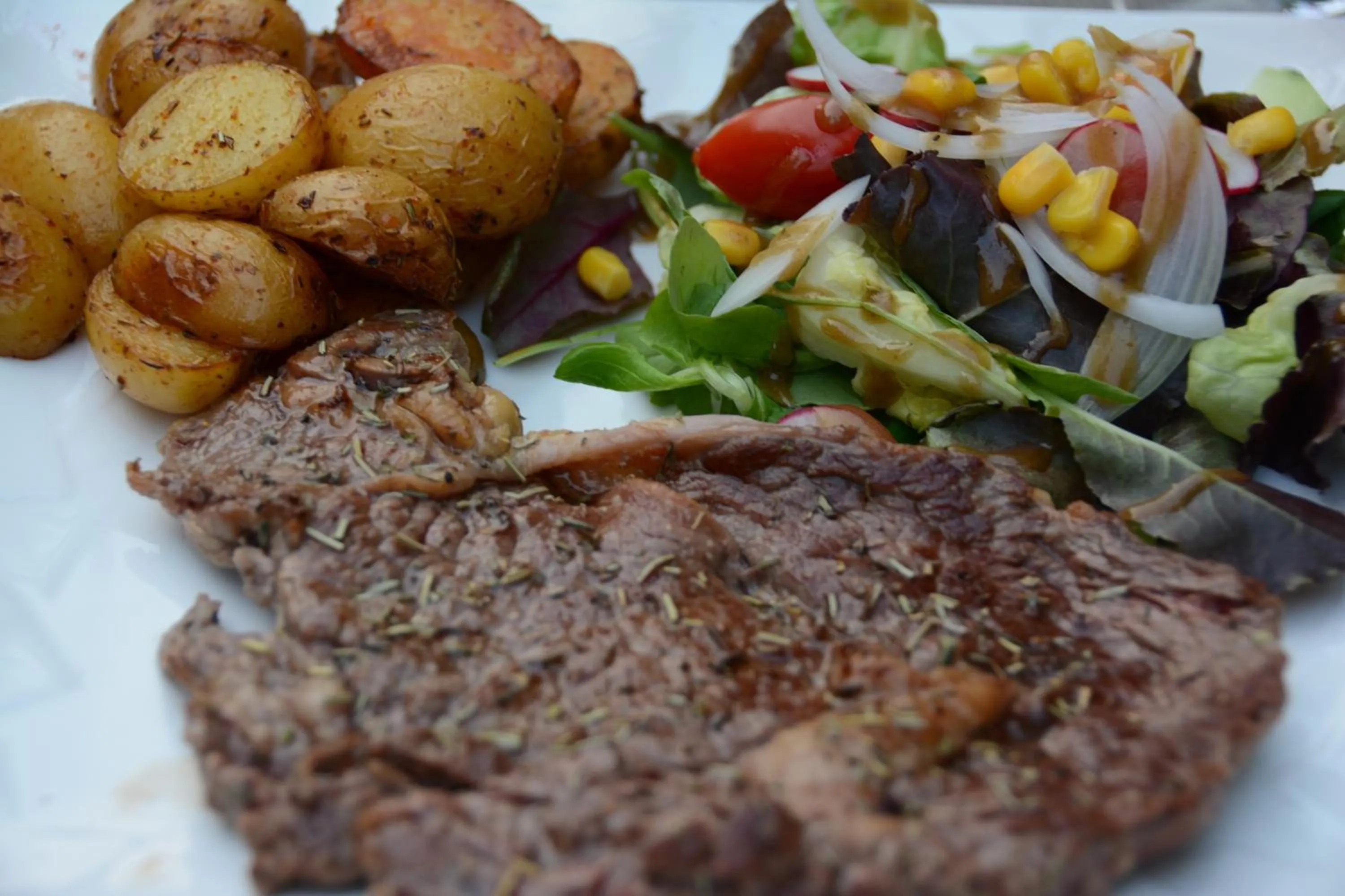 Food and drinks in Demeures et Châteaux Hôtel L'Hermitage