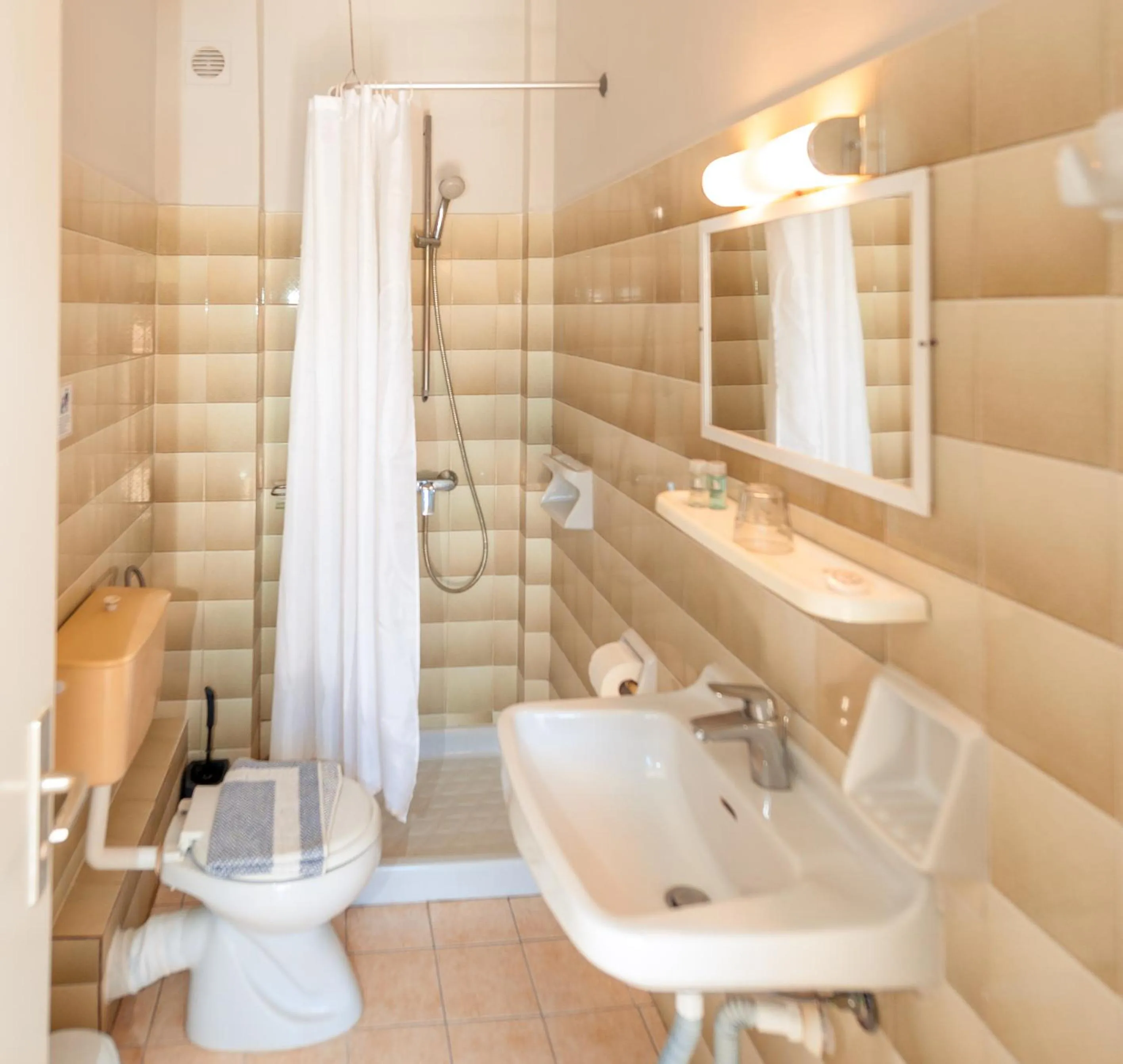 Bathroom in Vassilis Paradise Garden Aparthotel