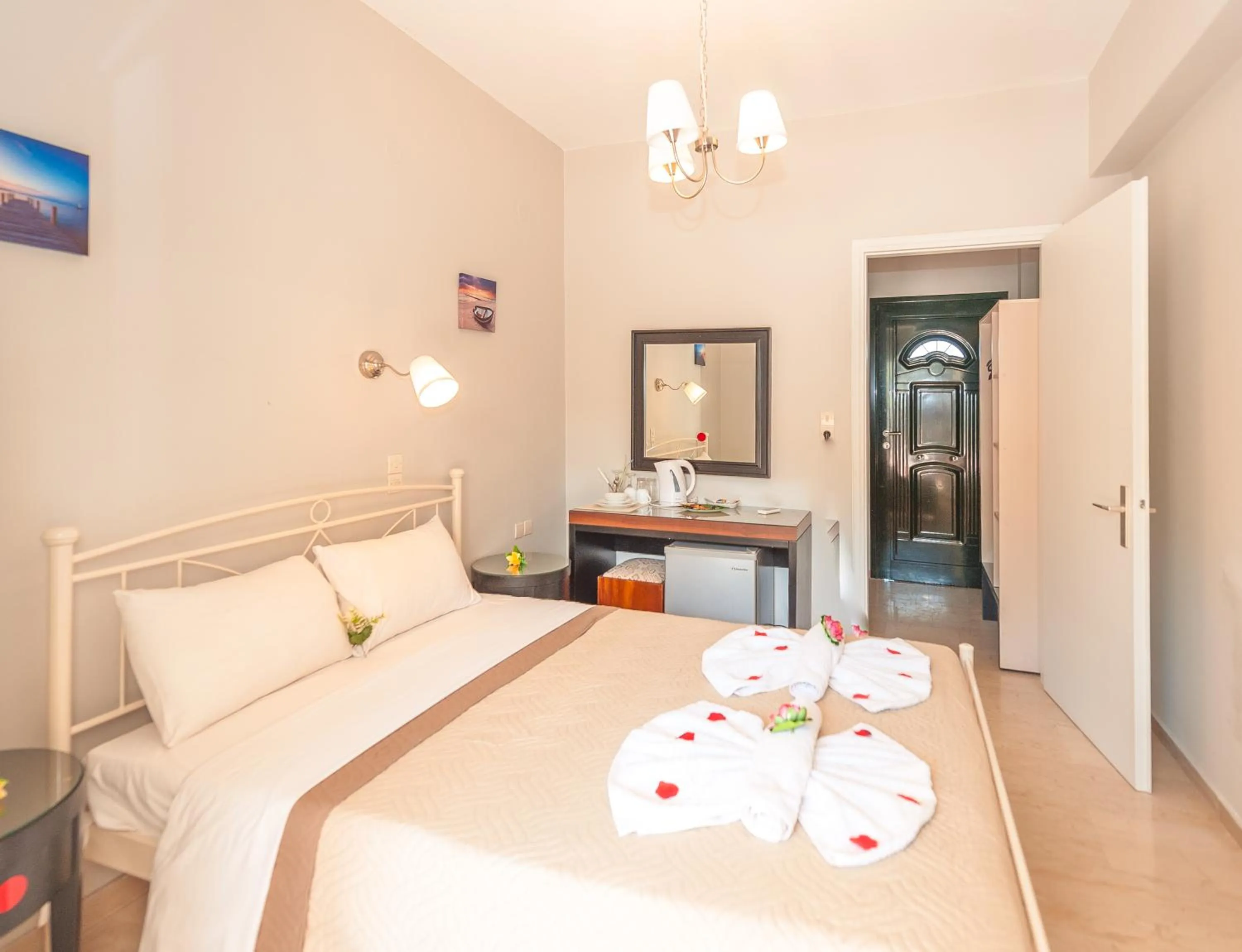 Photo of the whole room, Bed in Vassilis Paradise Garden Aparthotel