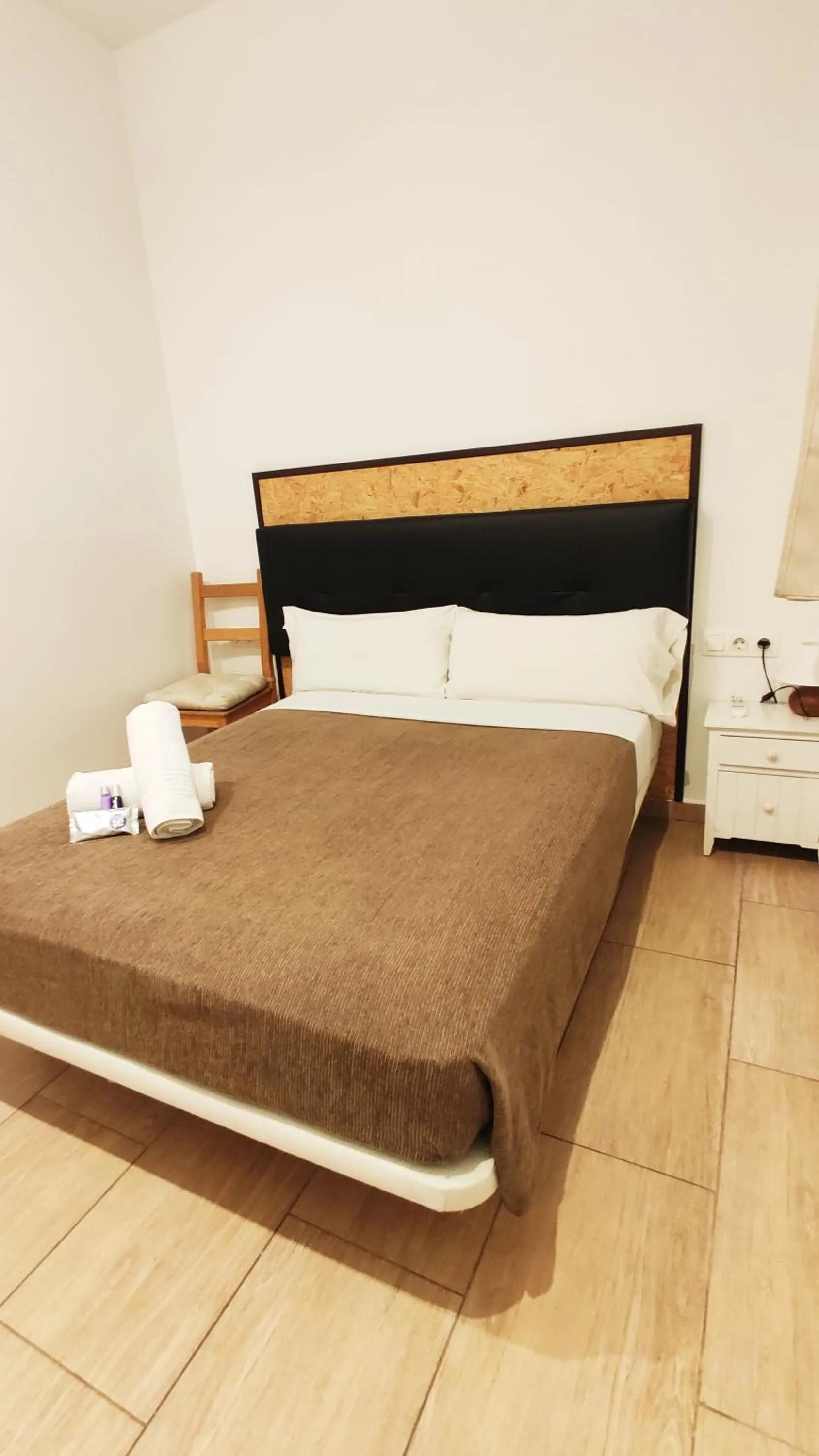 Bed in Hostal Balkonis