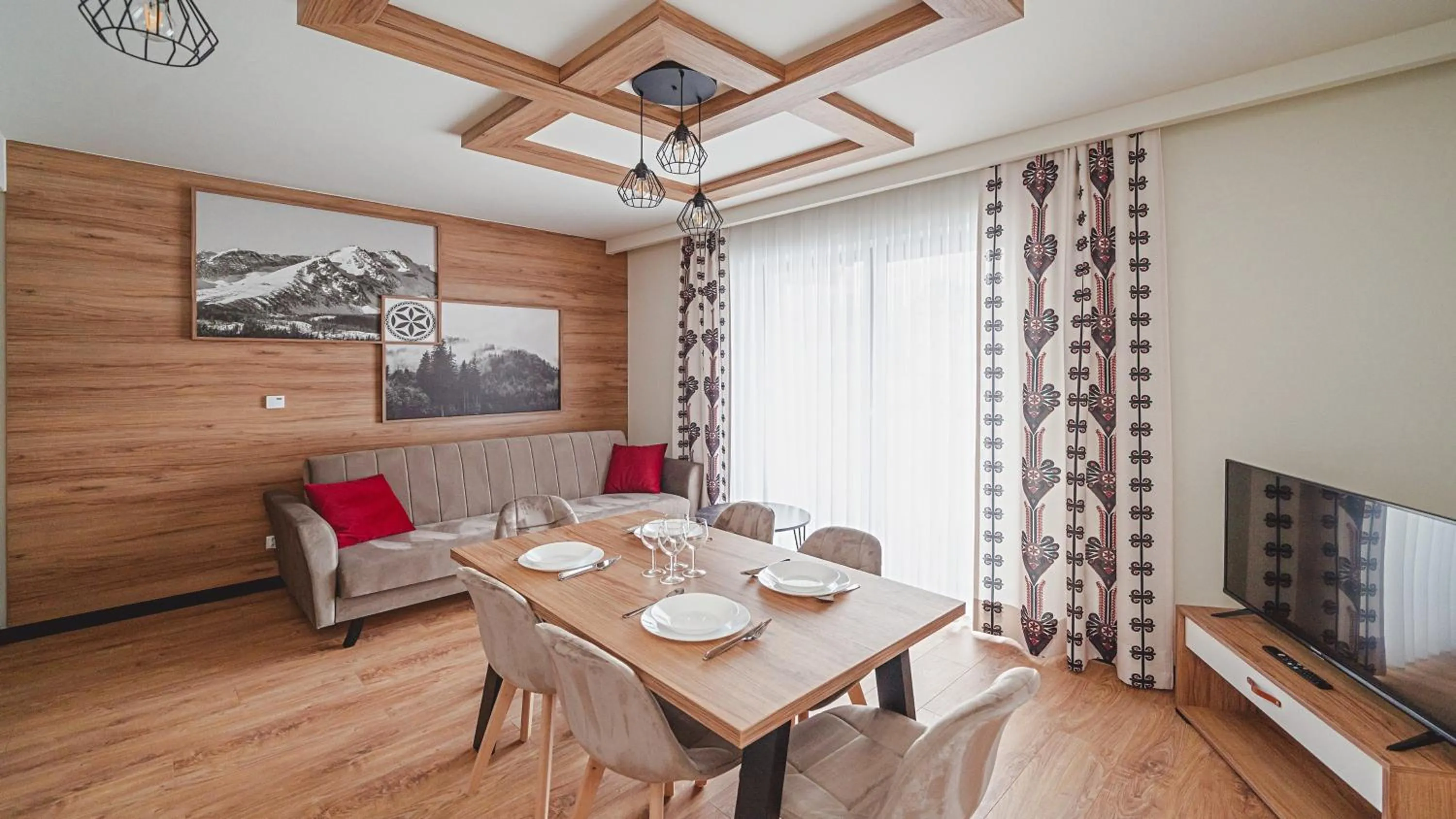 SKI Apartments, Sun & Snow