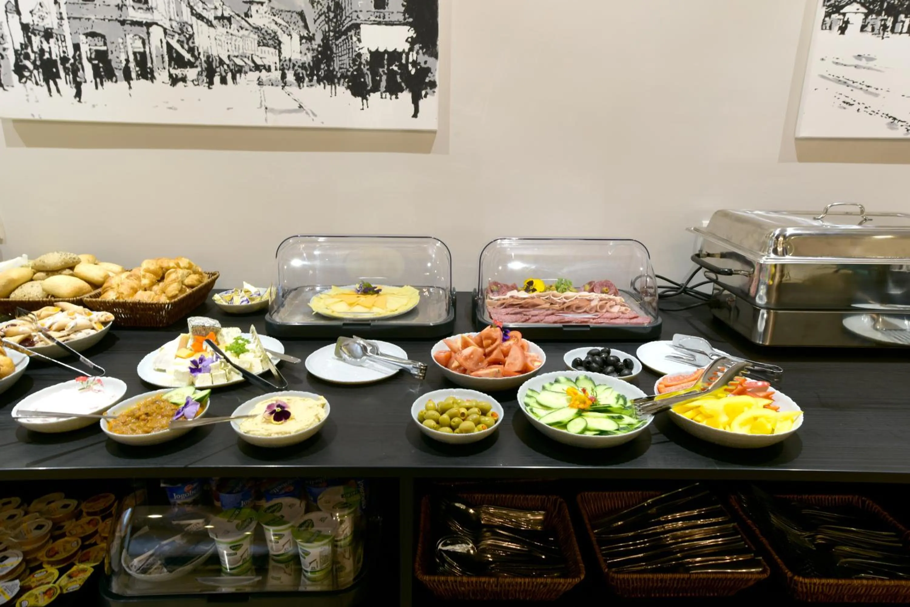 Buffet breakfast in Prinz Gregor